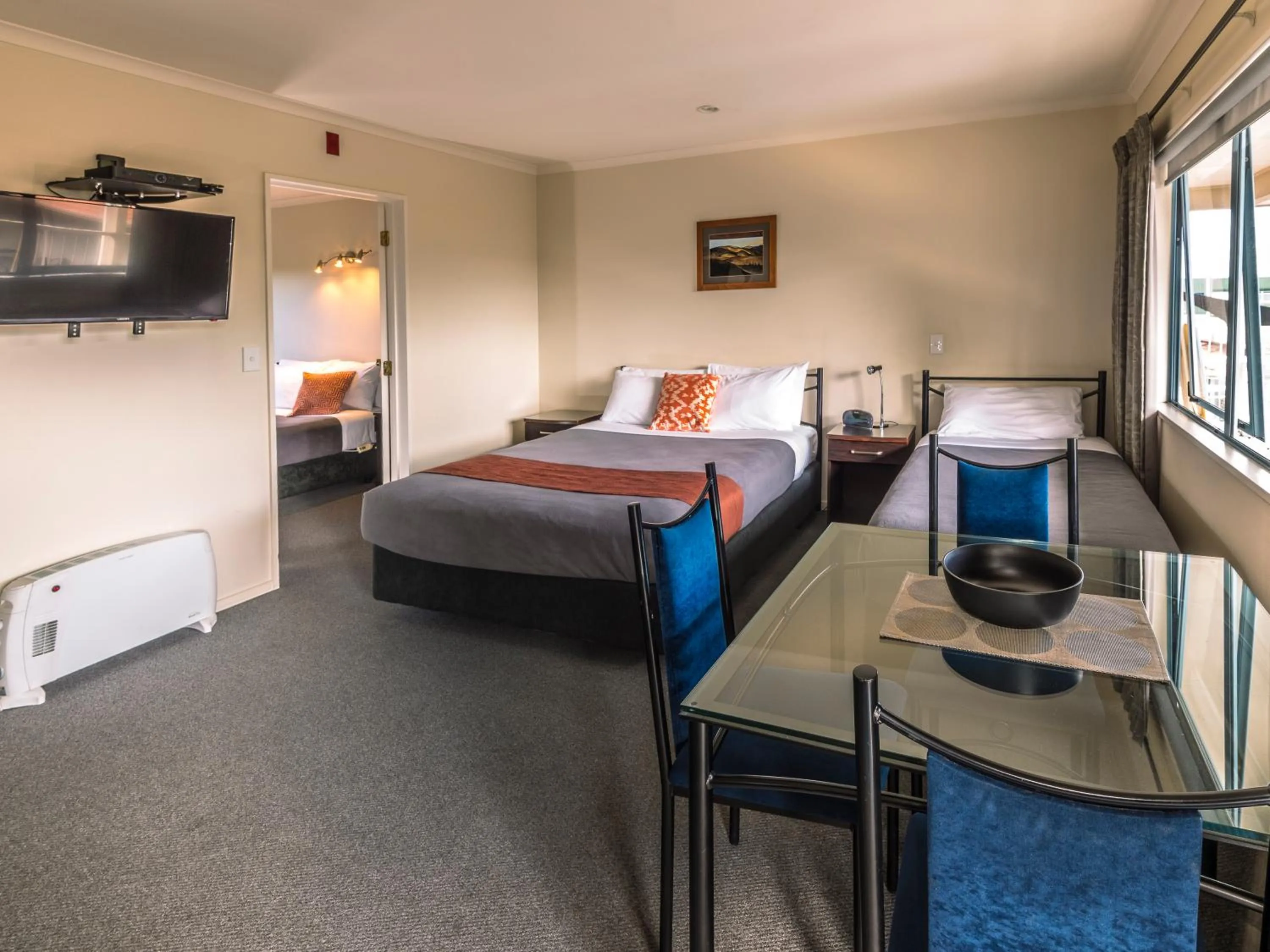 Bed in Gateway Motor Inn