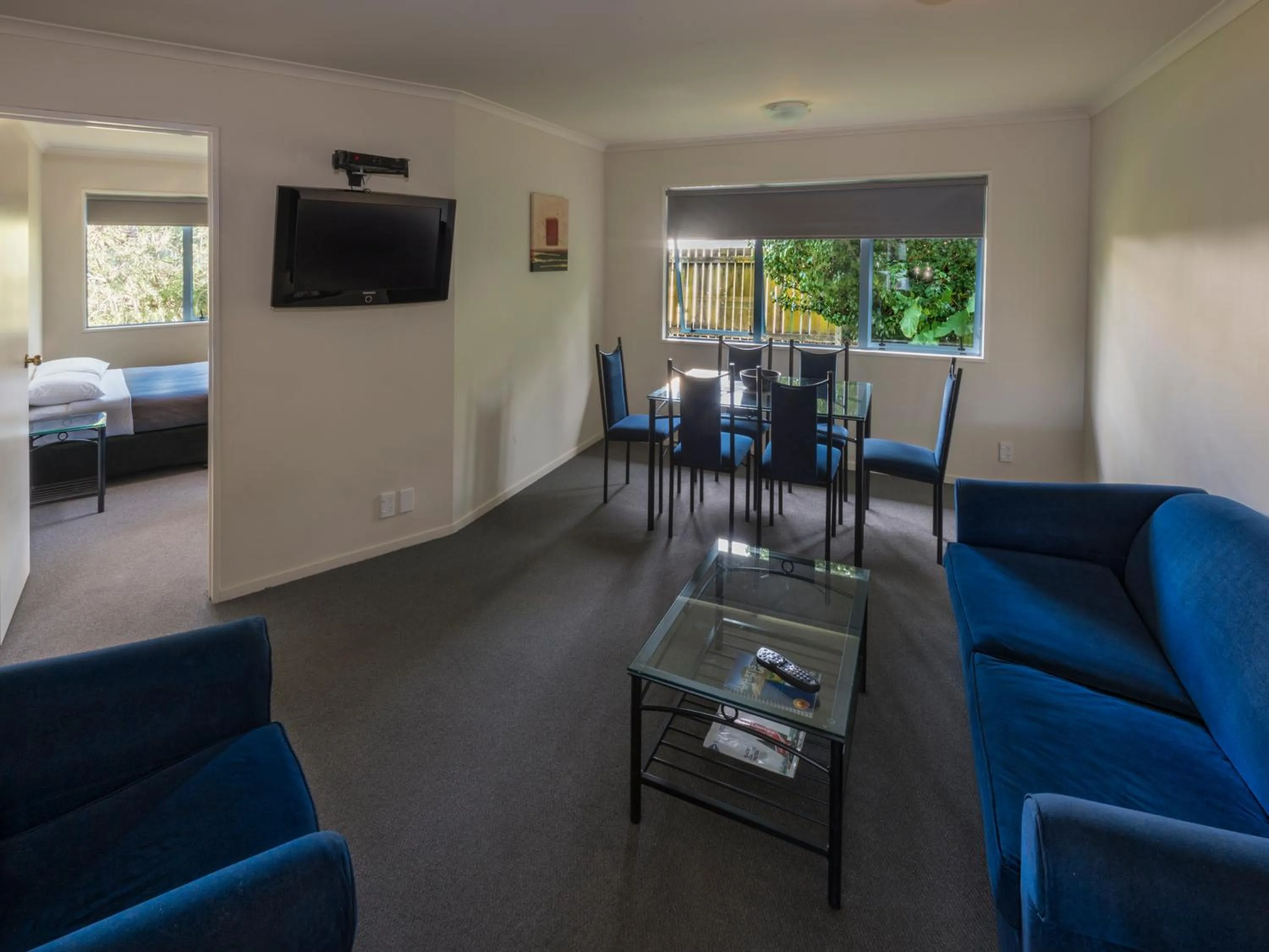 Bed in Gateway Motor Inn