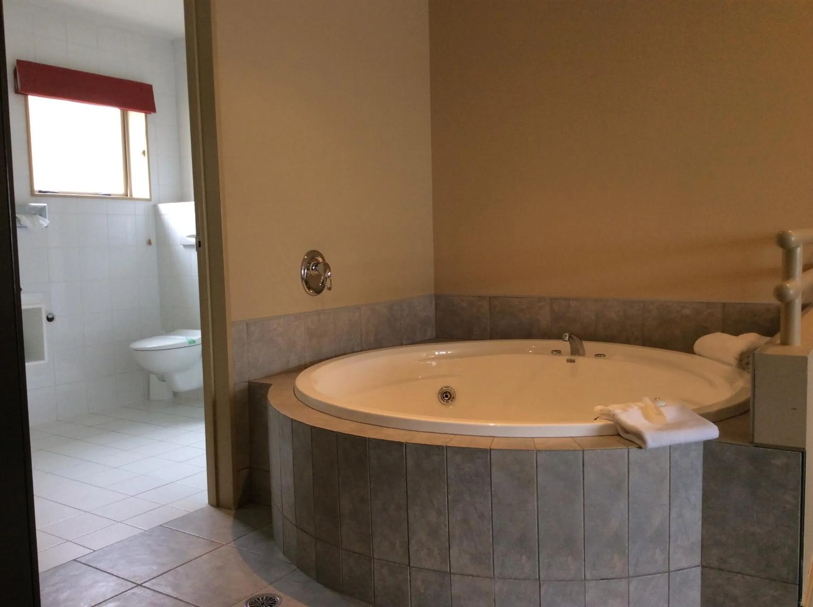 Decorative detail in Cornwall Motor Lodge