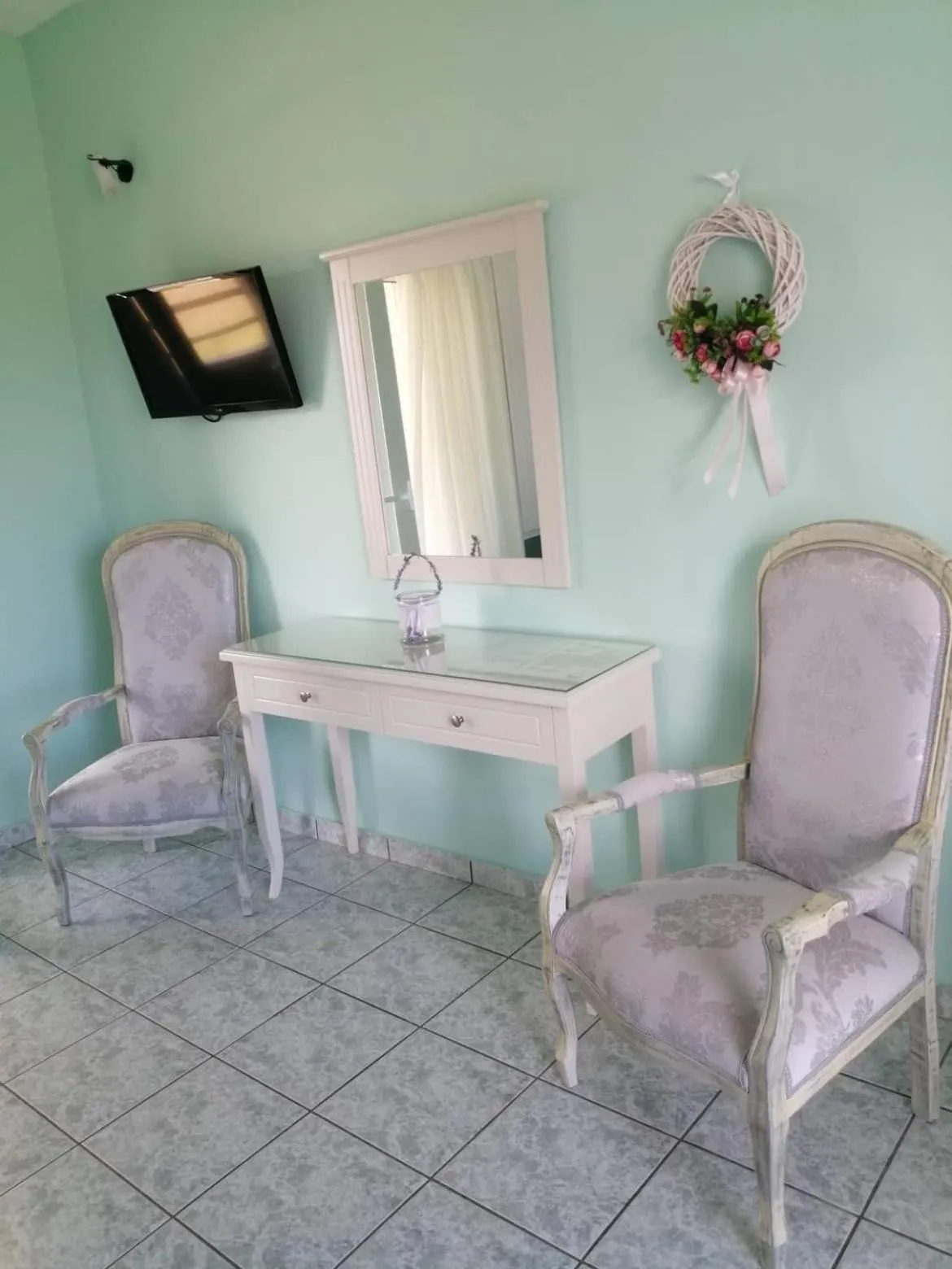 Decorative detail in Villa Sophia