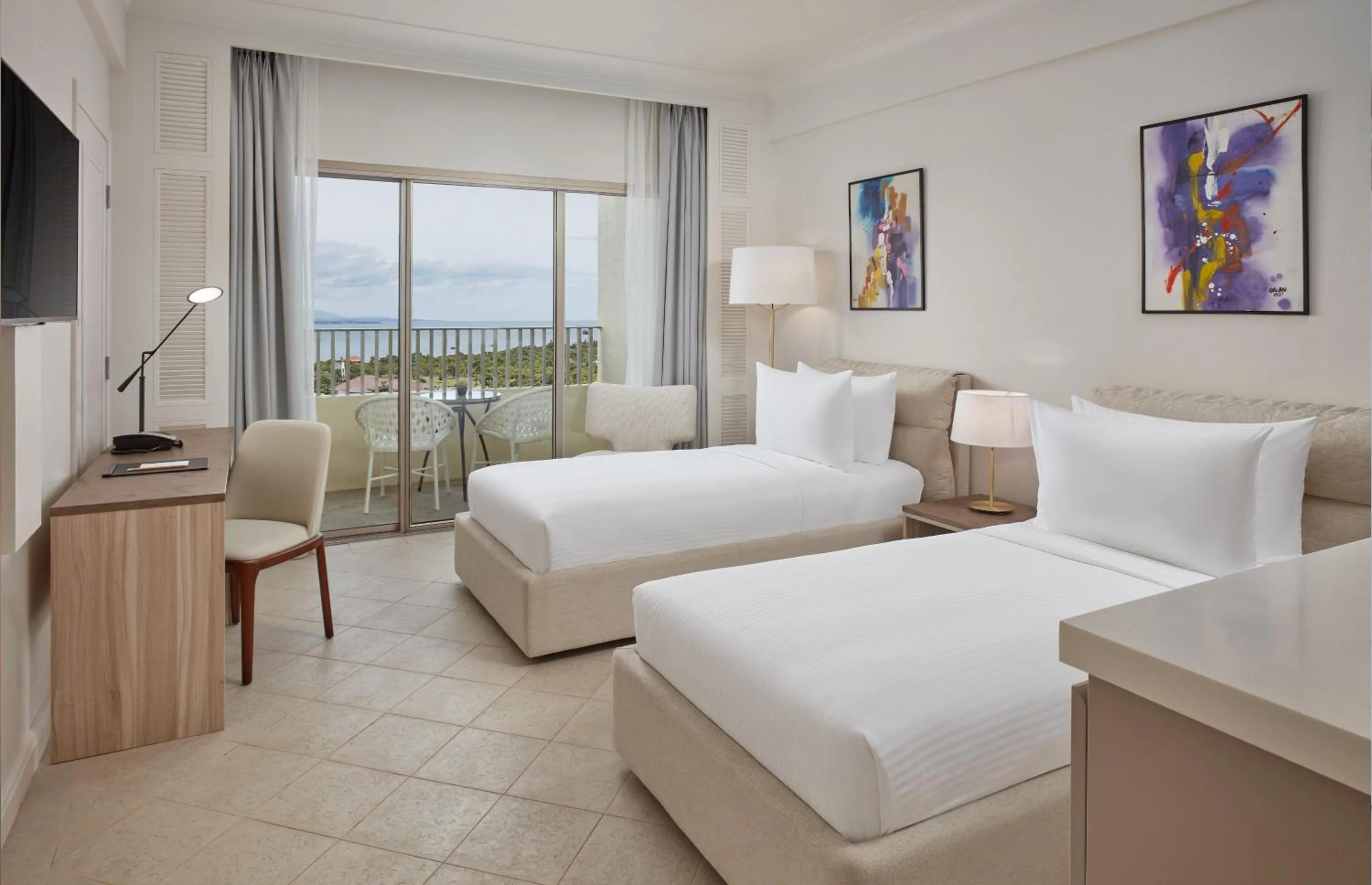 Bedroom, Bed in Mövenpick Hotel Mactan Island Cebu