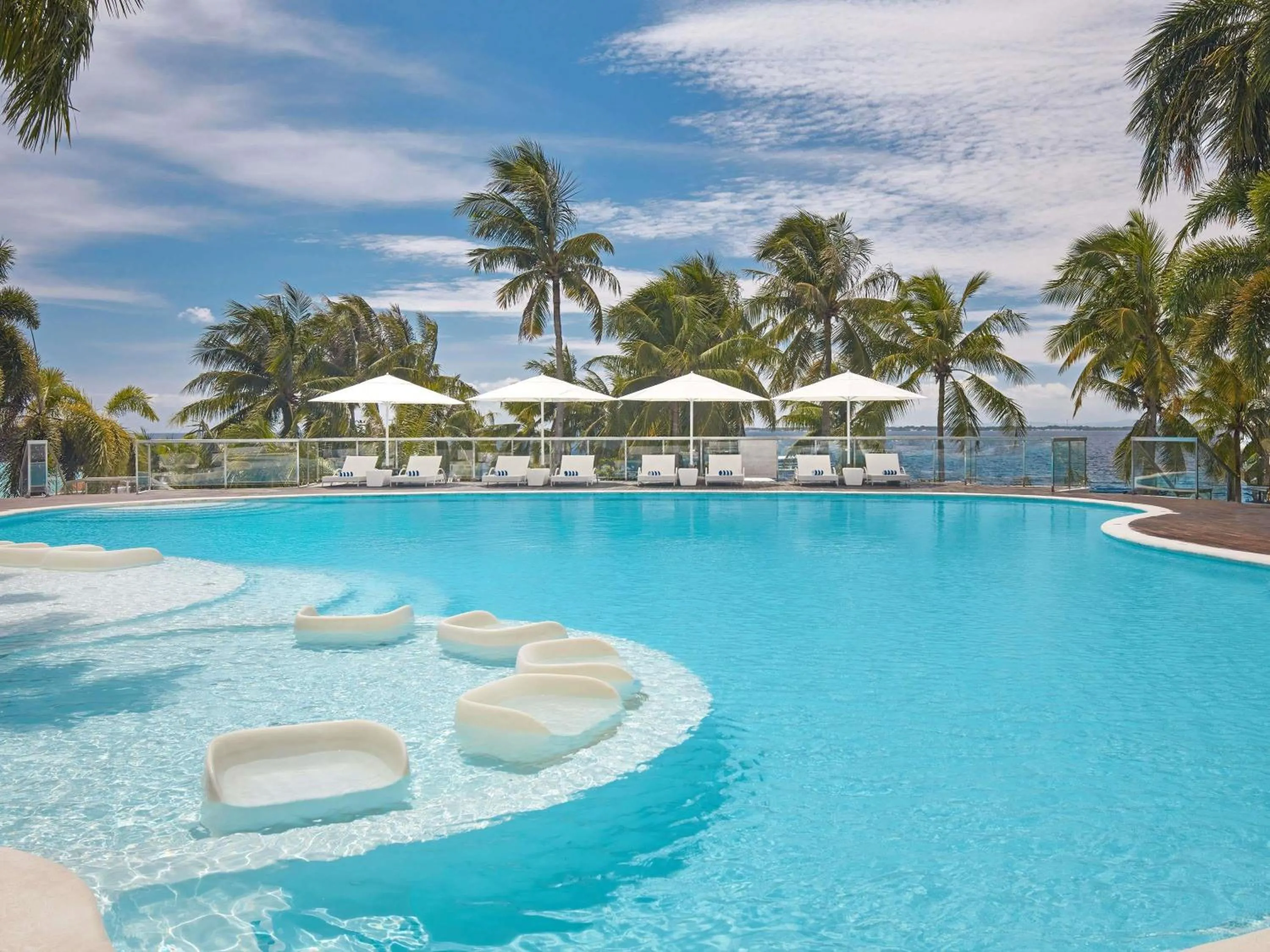 Pool view in Mövenpick Hotel Mactan Island Cebu