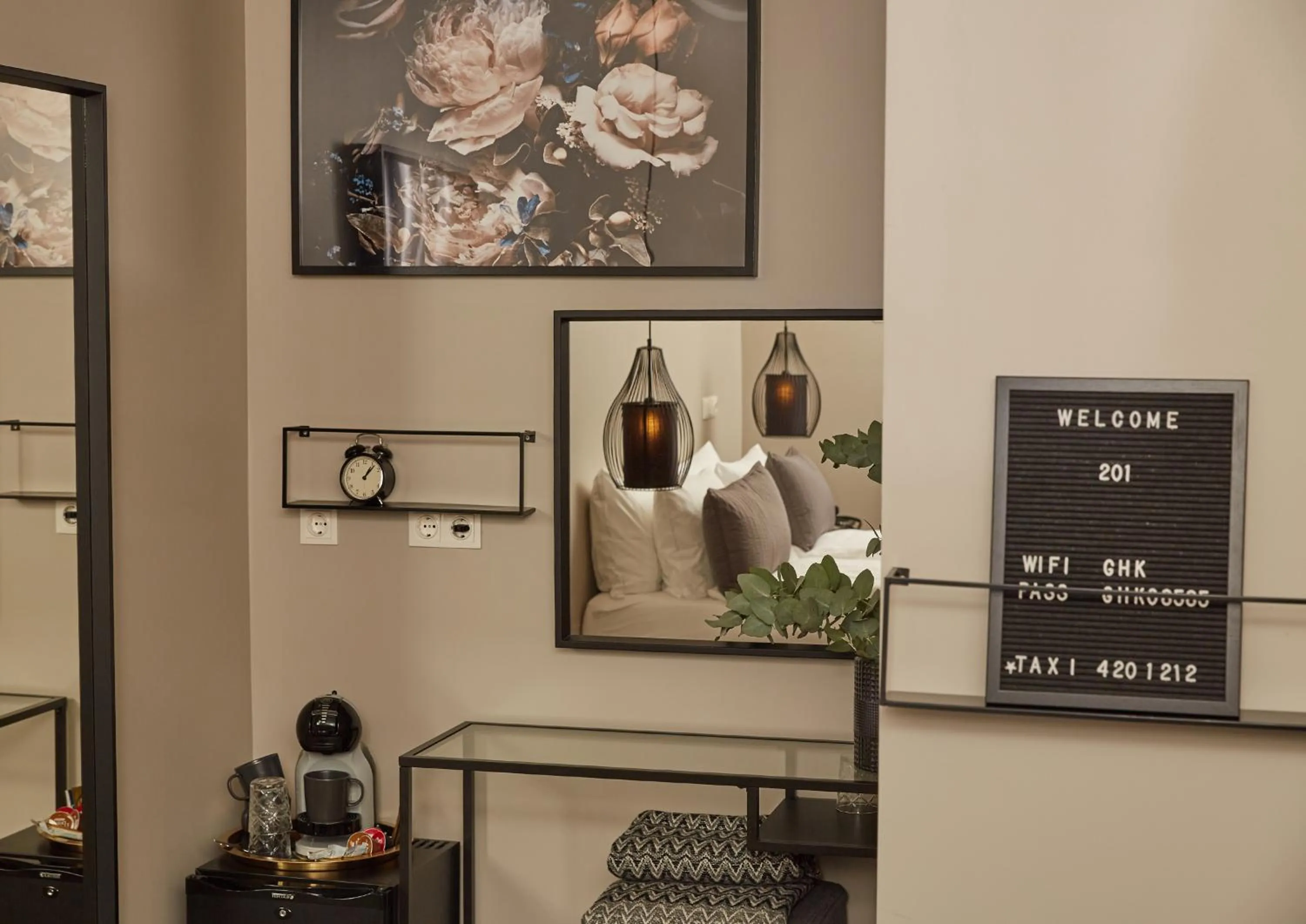 Coffee/tea facilities in Keflavik Micro Suites