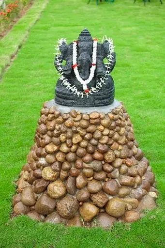 Garden in Chettinadu Court- HERITAGE VIEW