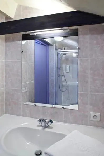 Double or Twin Room in Hôtel du Lac Double or Twin Room in Hôtel du Lac