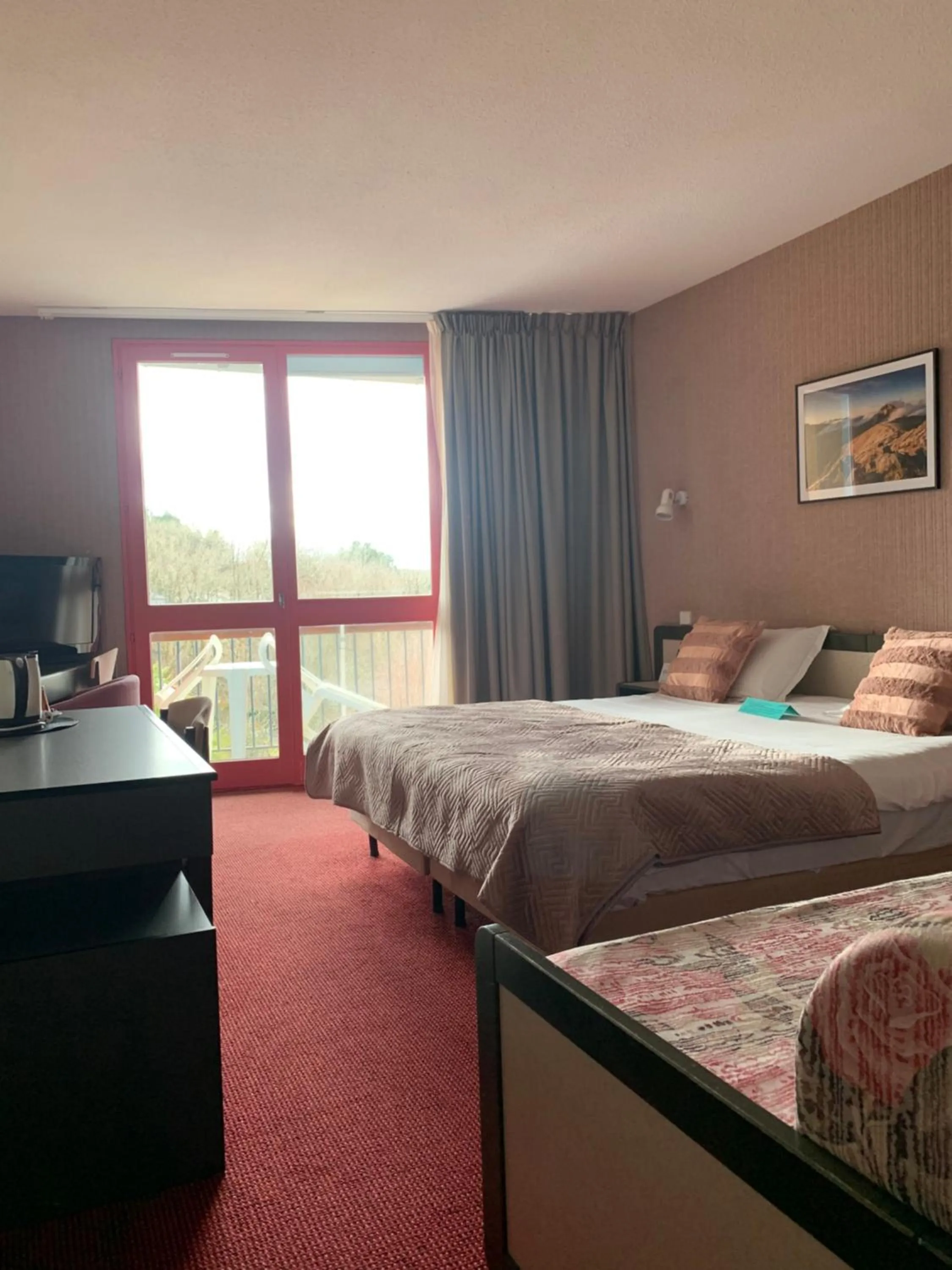 Bed in Hôtel du Lac