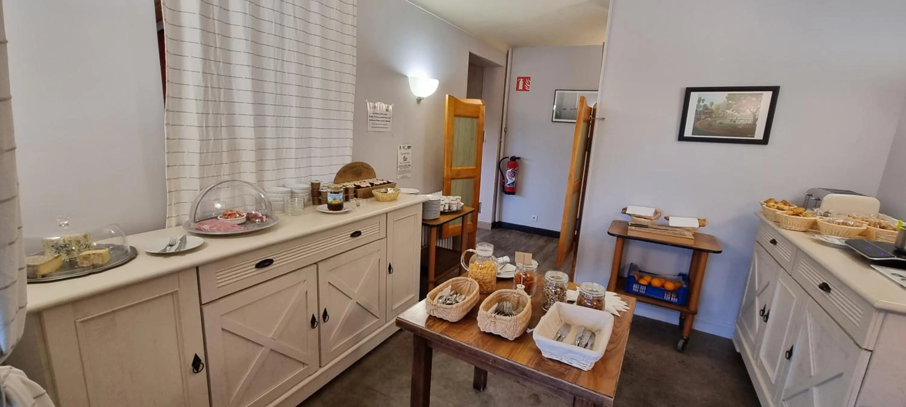 Buffet breakfast in Hôtel du Lac