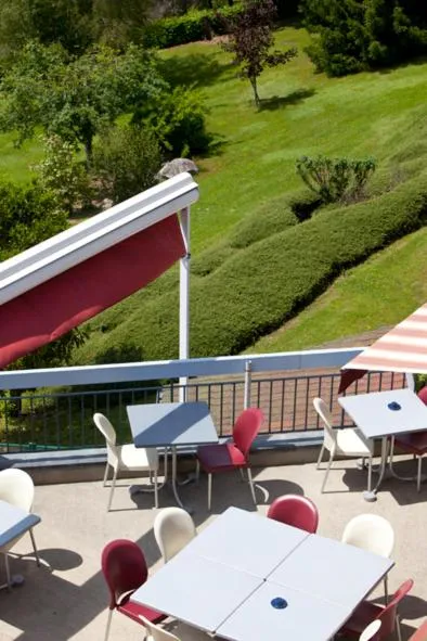 Restaurant/places to eat in Hôtel du Lac