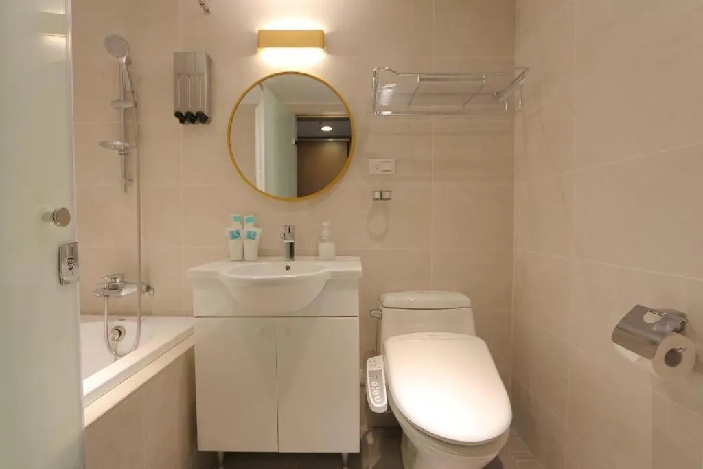 Shower in Sky19 Hotel