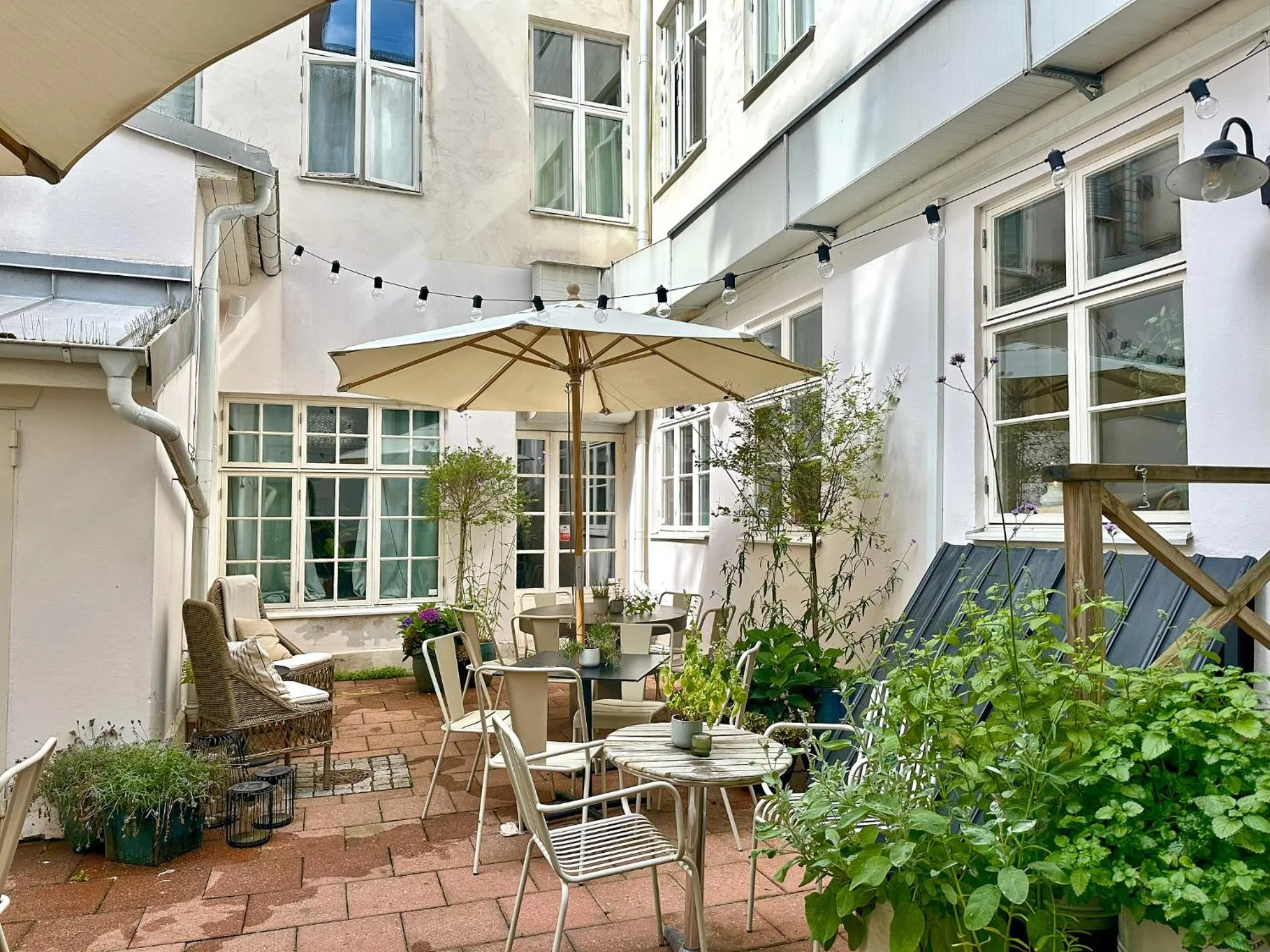 Inner courtyard view in Hotel Vanilla