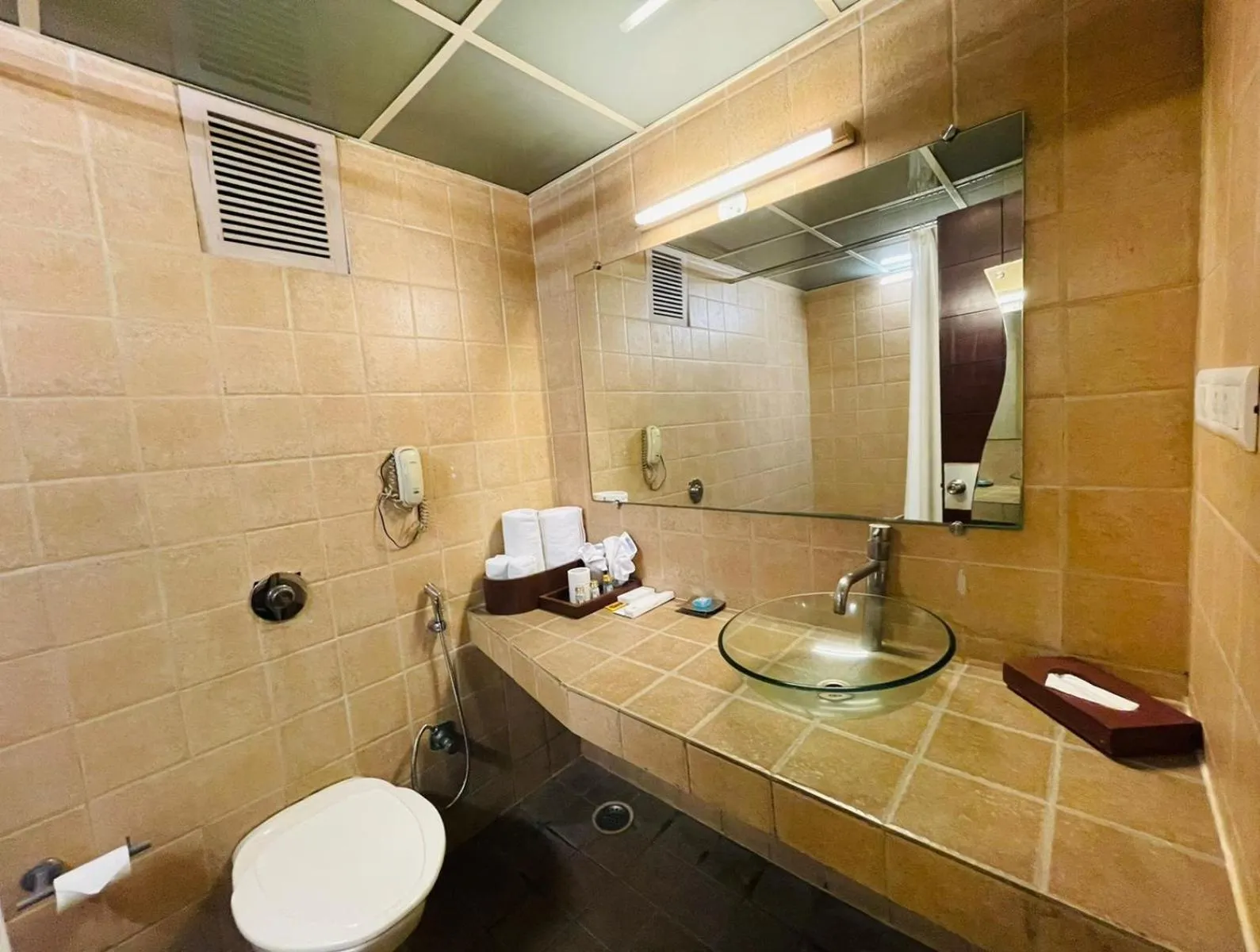 Bathroom in The Wall Street Beacon, Jaipur