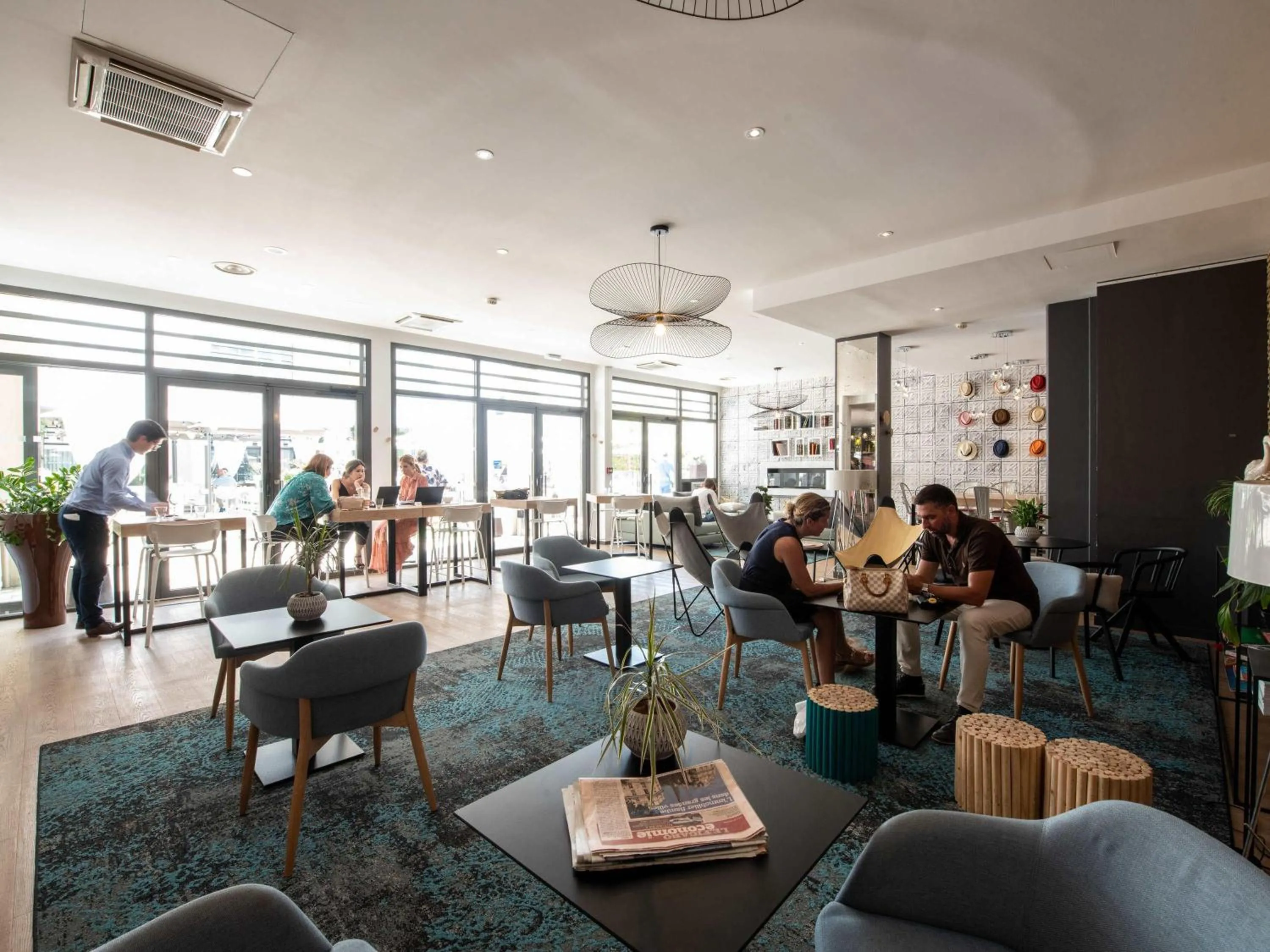 Restaurant/places to eat in Novotel Avignon Centre