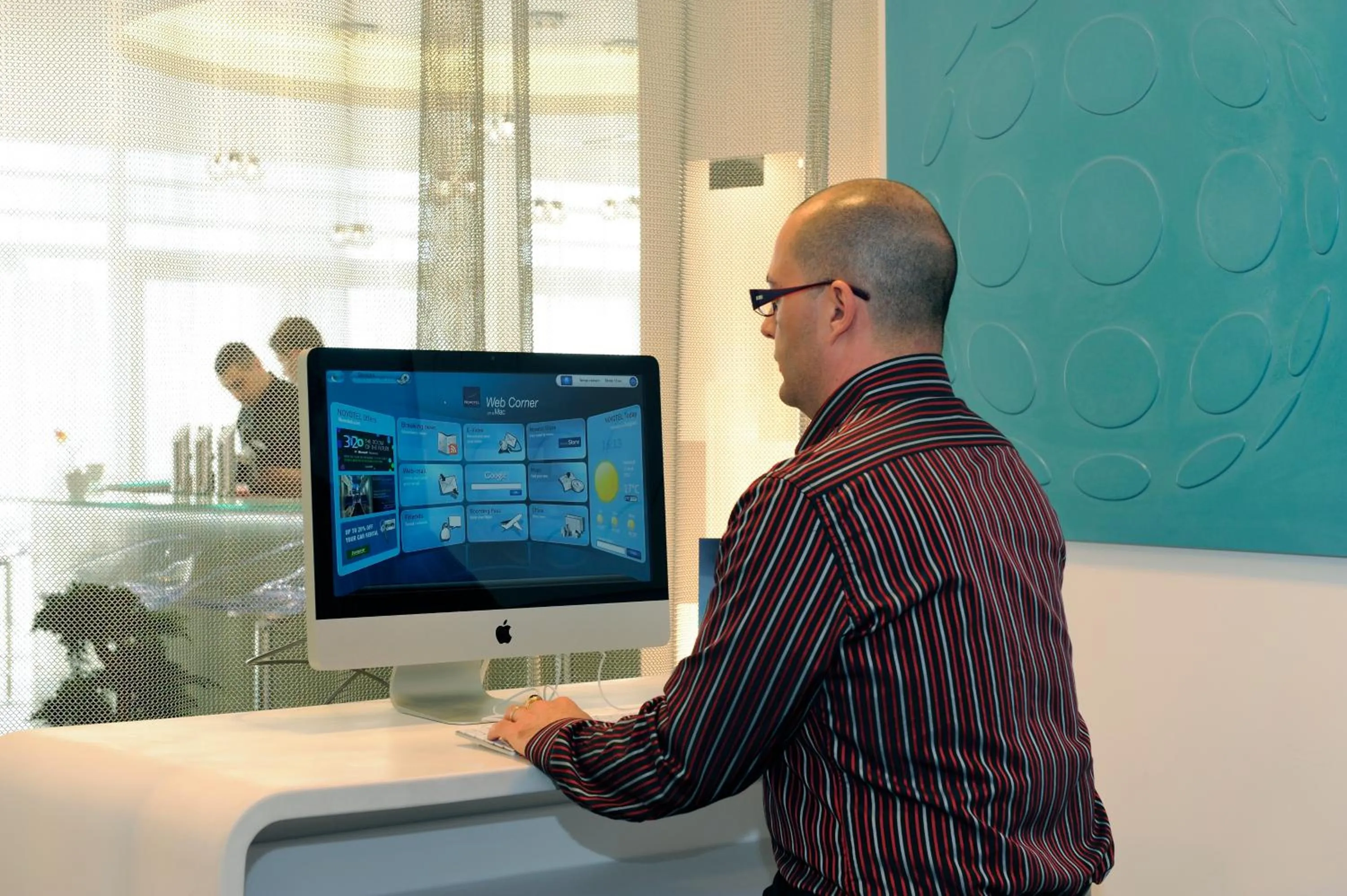 People in Novotel Avignon Centre