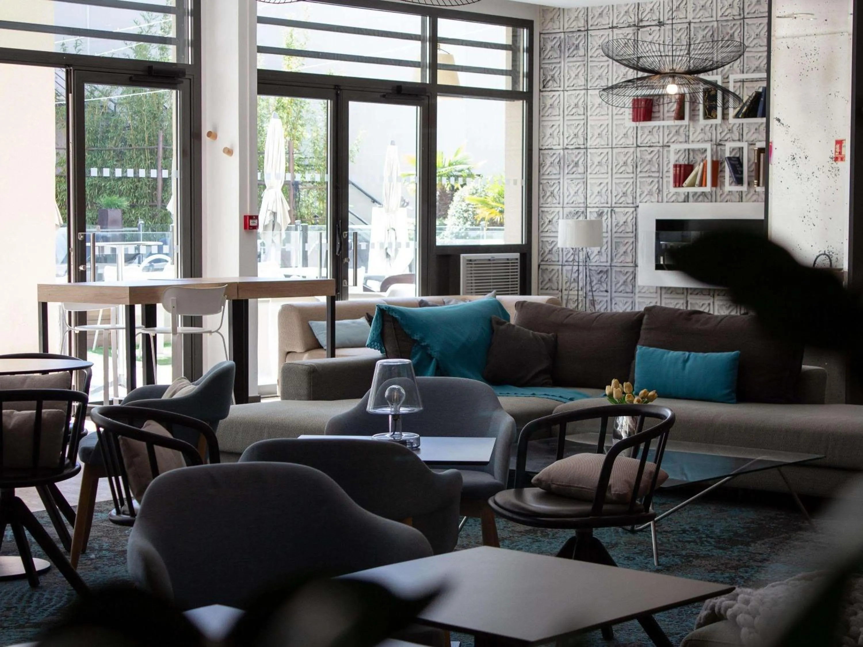 Lounge or bar in Novotel Avignon Centre