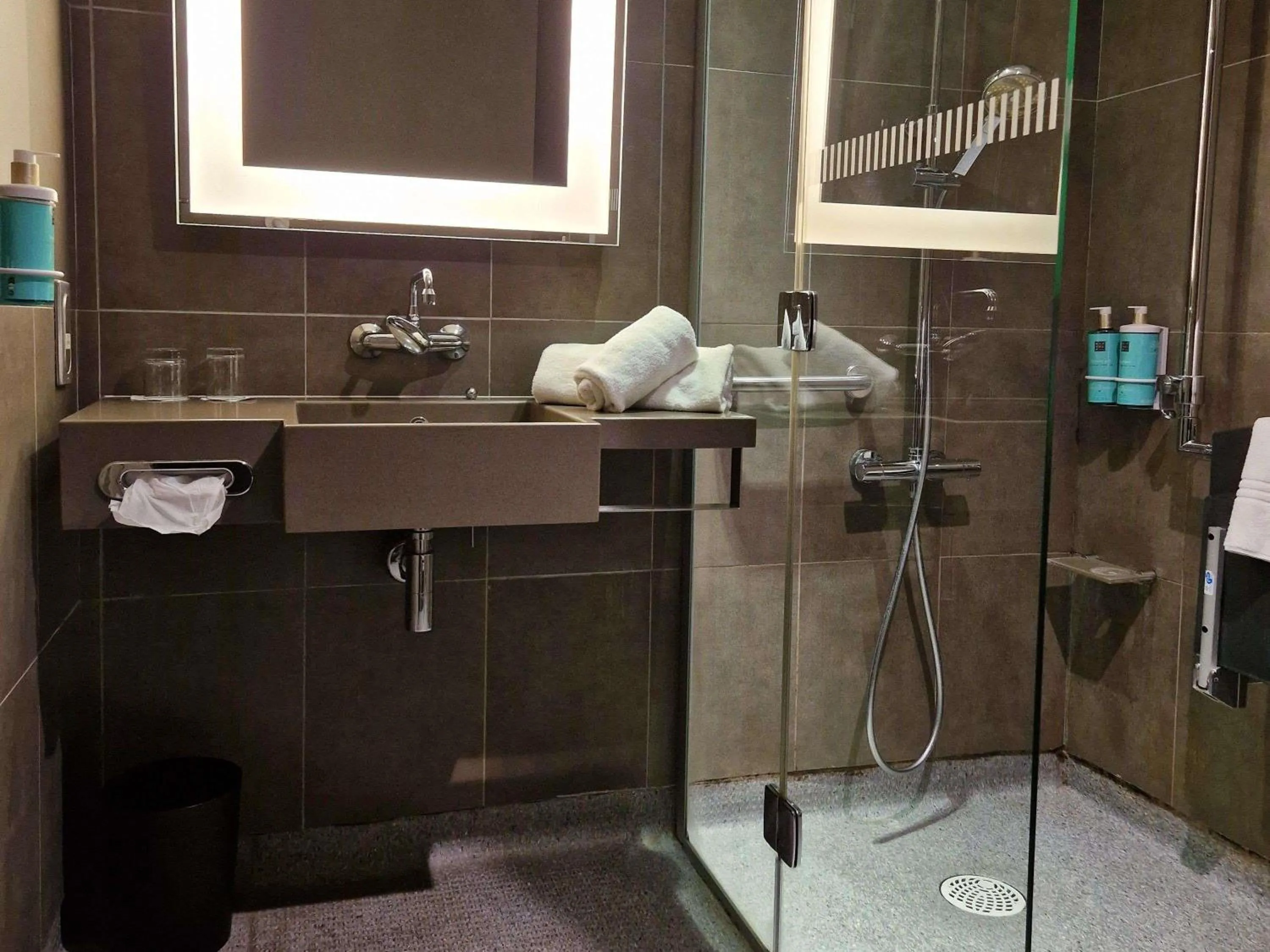 Bedroom in Novotel Avignon Centre