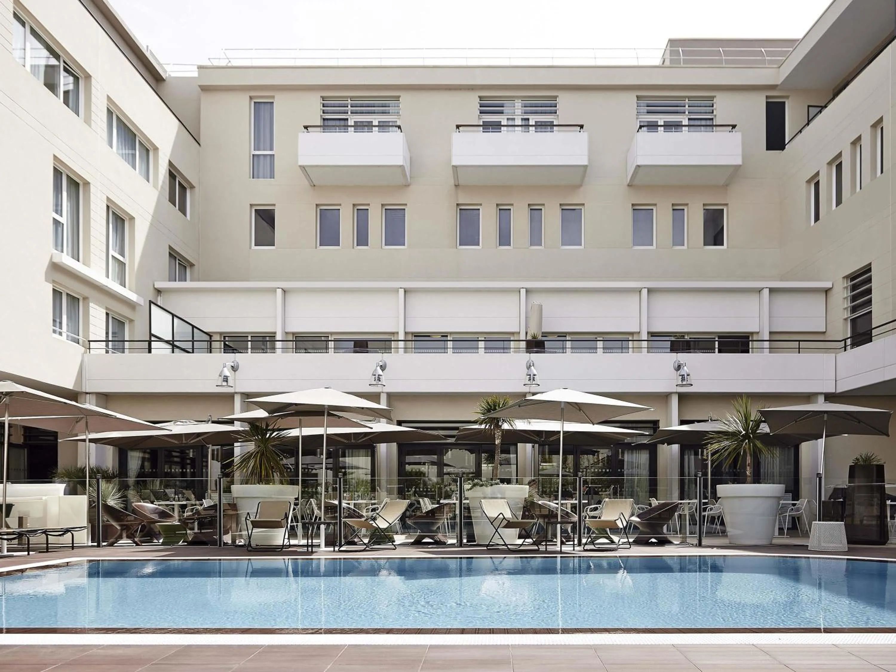 Pool view in Novotel Avignon Centre
