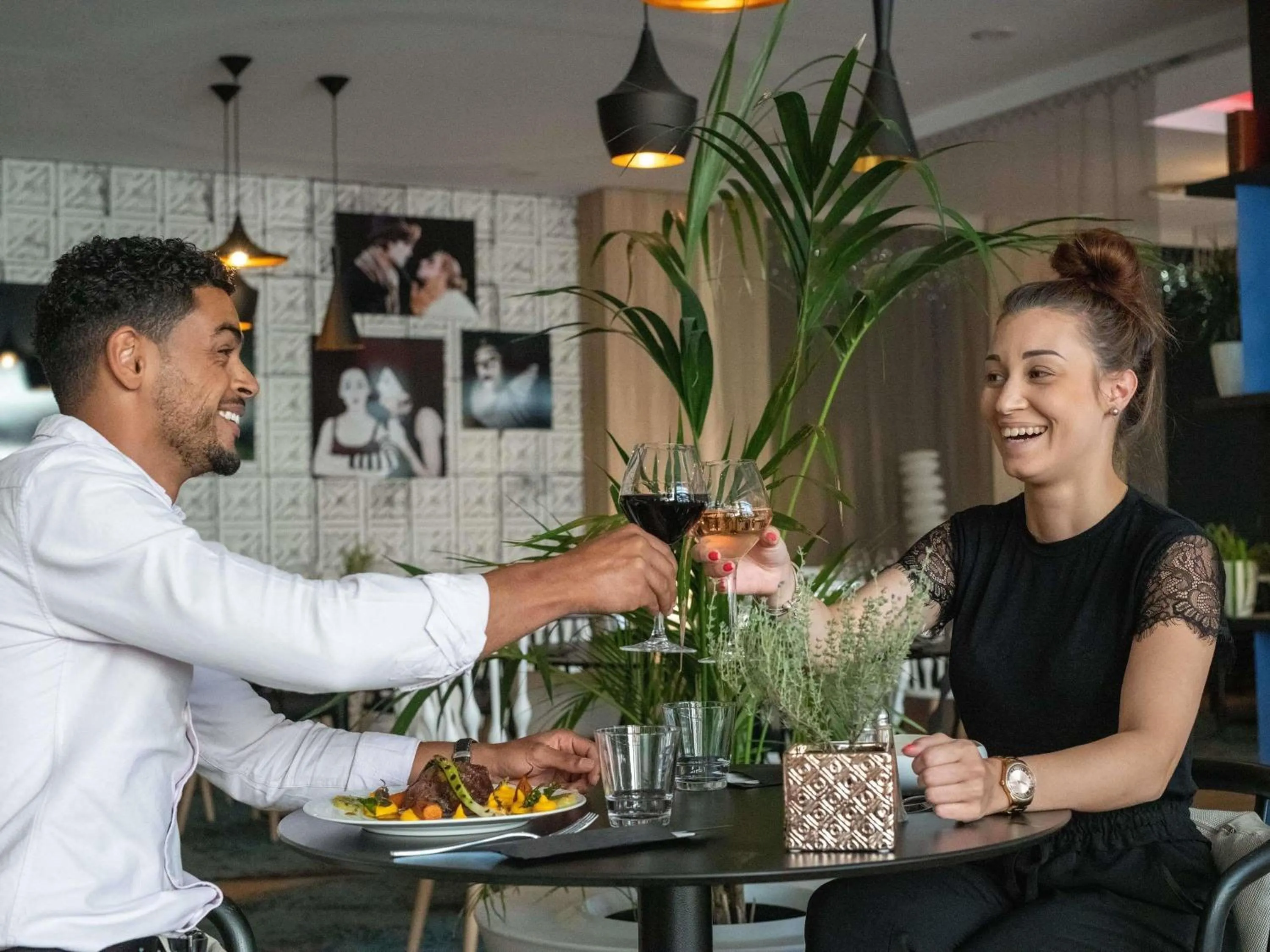 Lounge or bar in Novotel Avignon Centre