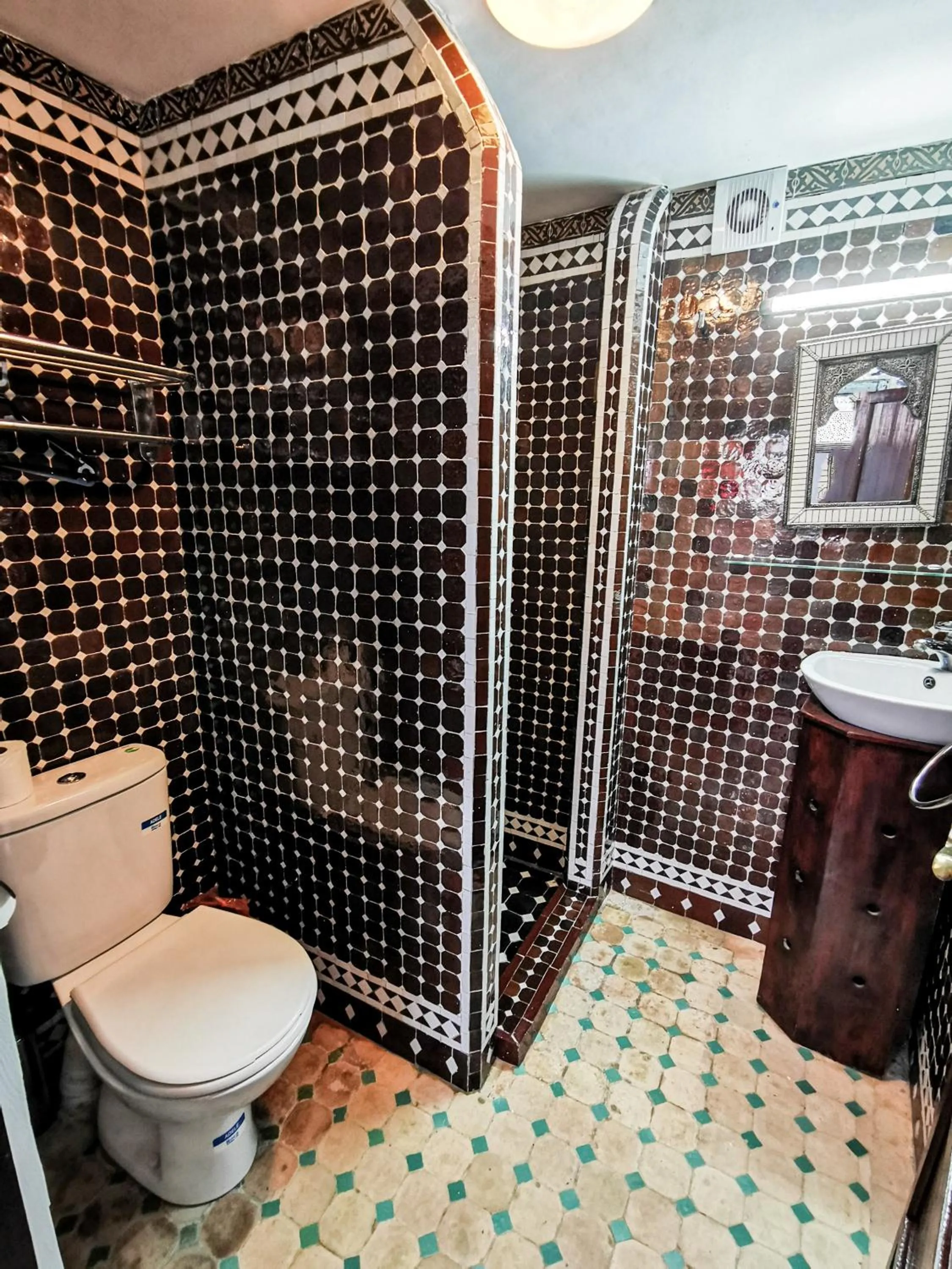 Toilet in Riad Farah