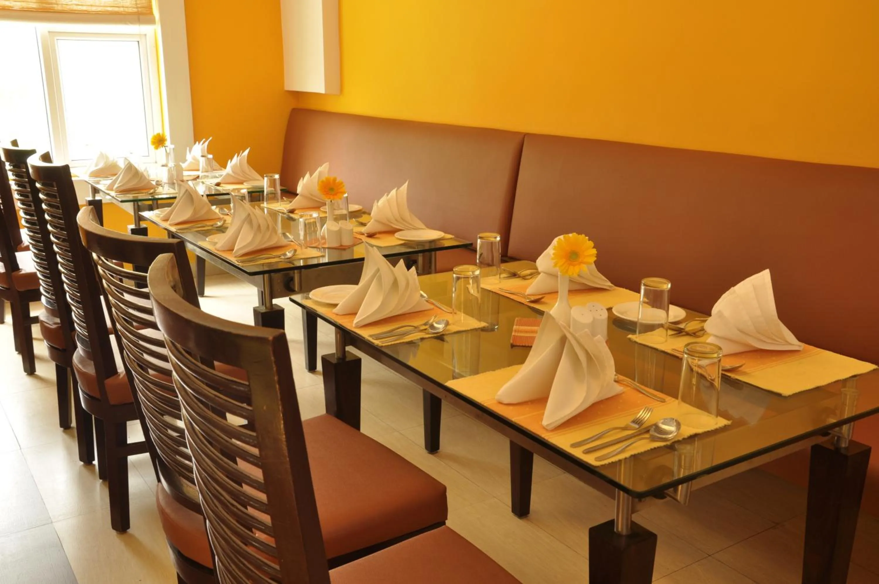 Restaurant/places to eat in Hotel Atithi