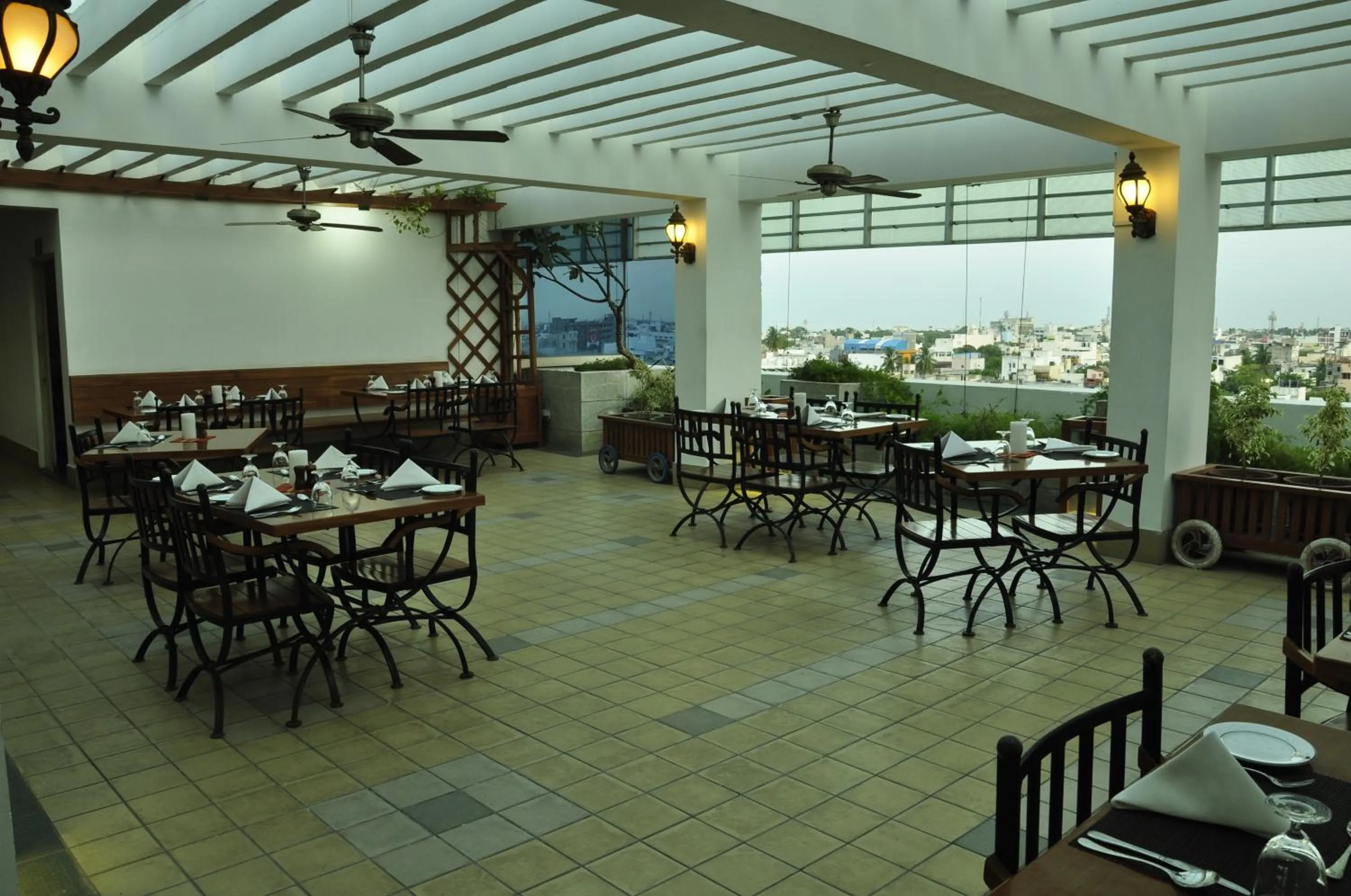 Restaurant/places to eat in Hotel Atithi