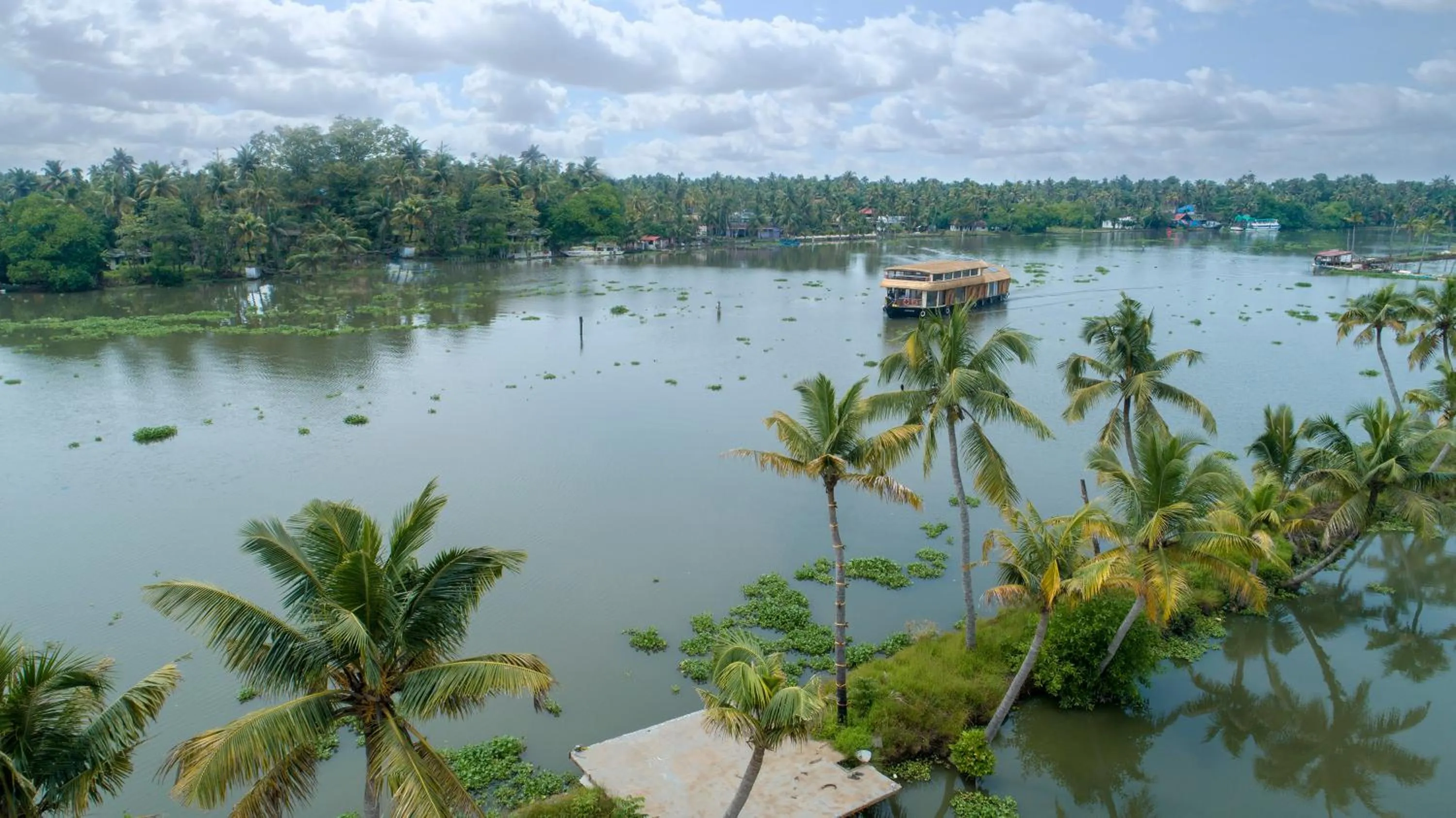 Lake view in Grand Hyatt Kochi Bolgatty