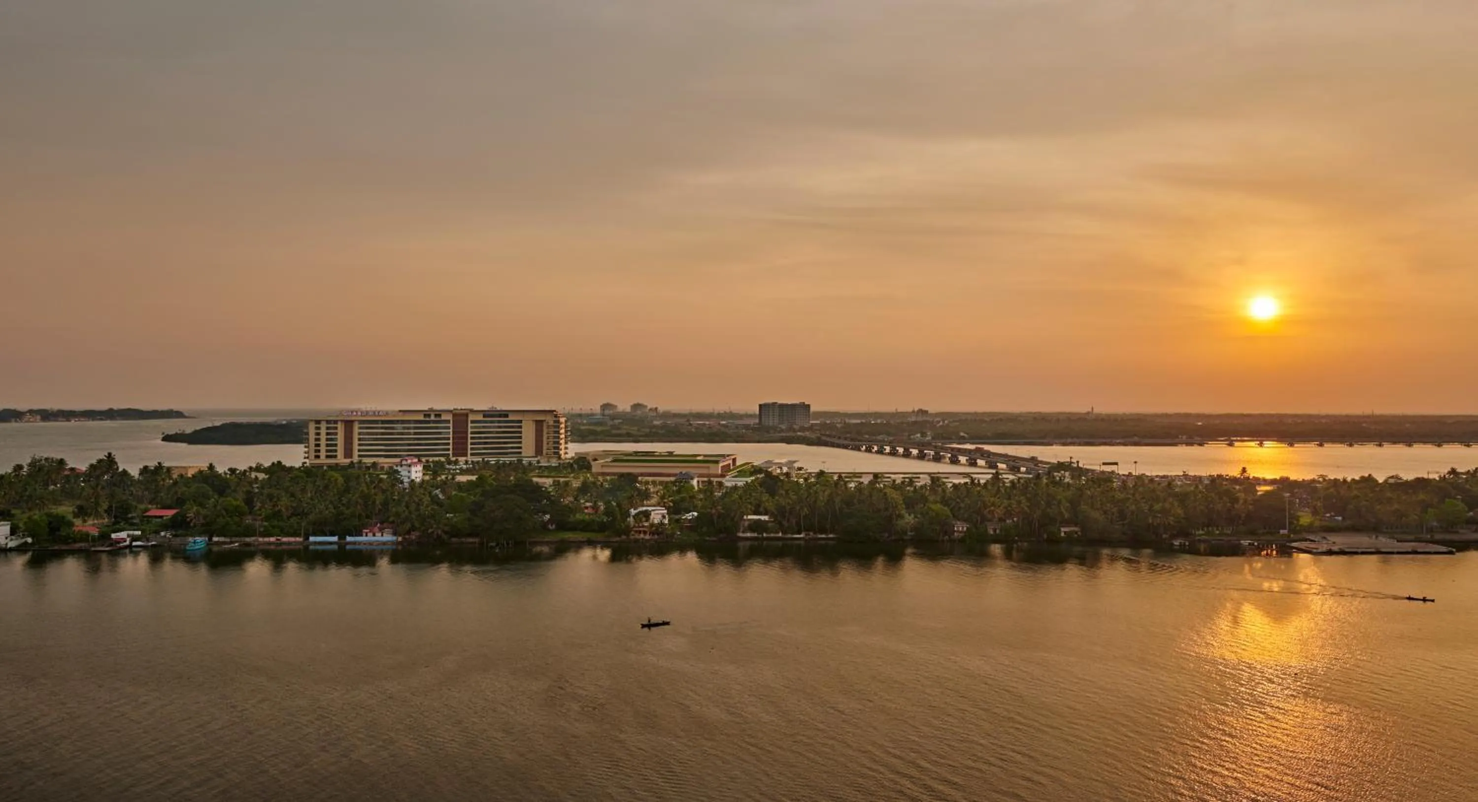 Sunset in Grand Hyatt Kochi Bolgatty