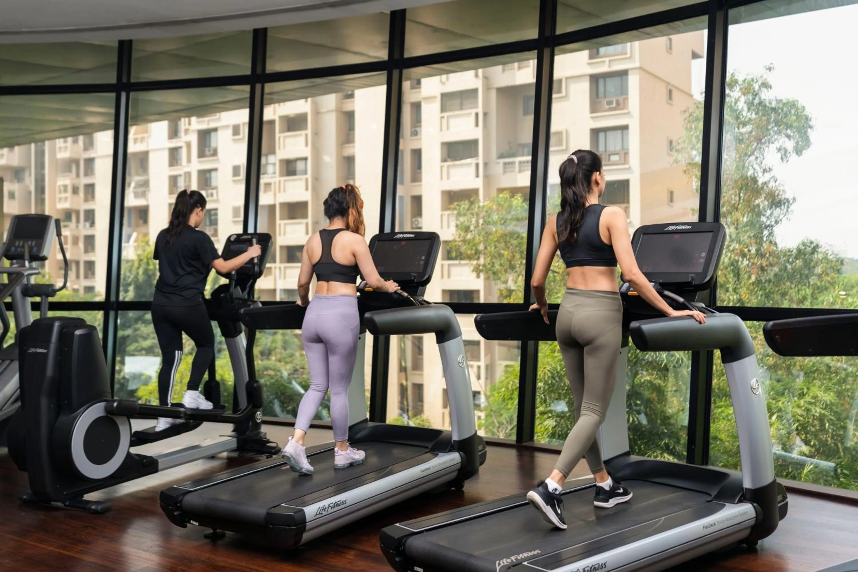 Fitness centre/facilities in Marriott Suites Pune