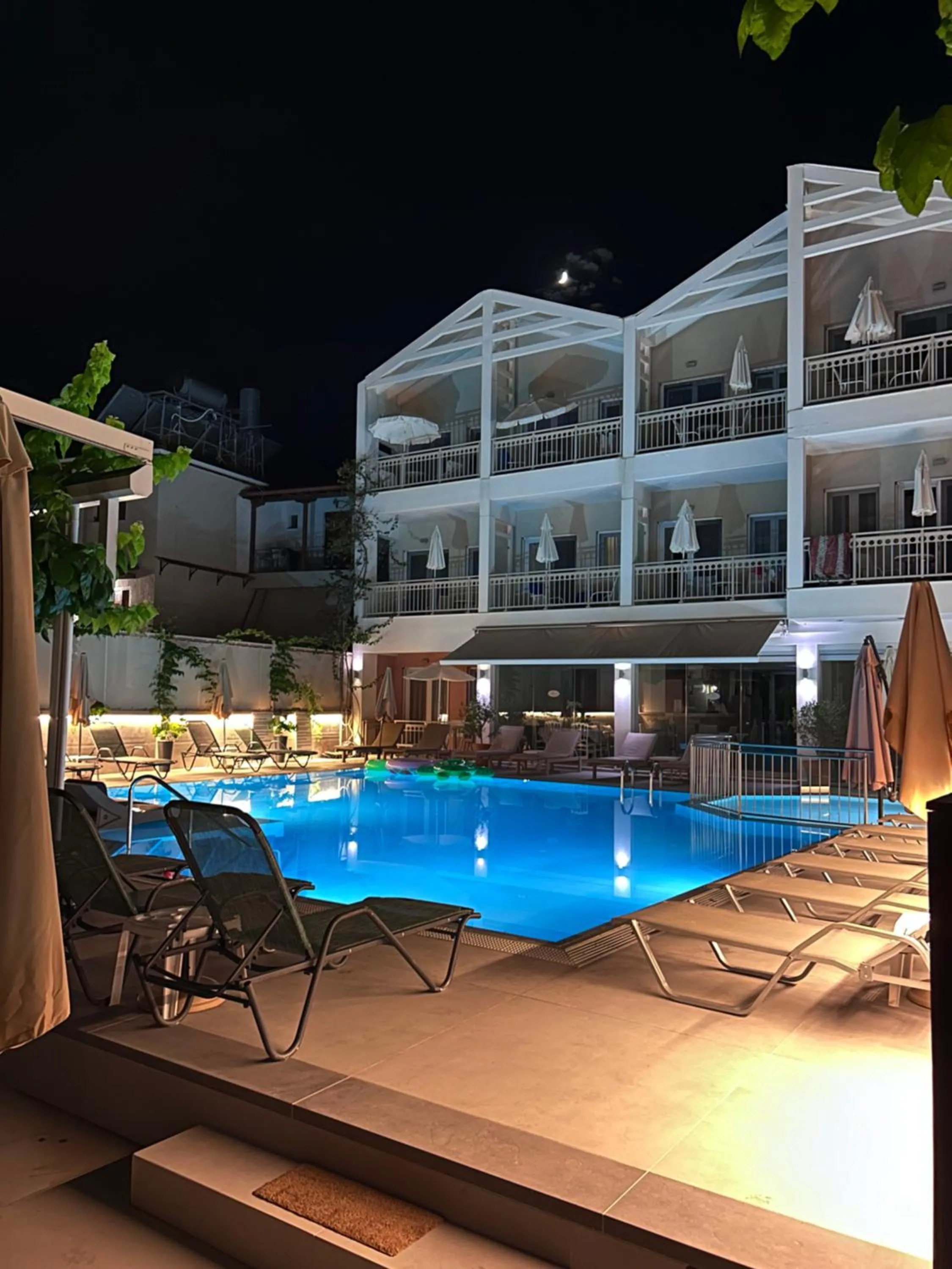 Aggelos Apartments & Deluxe Studios
