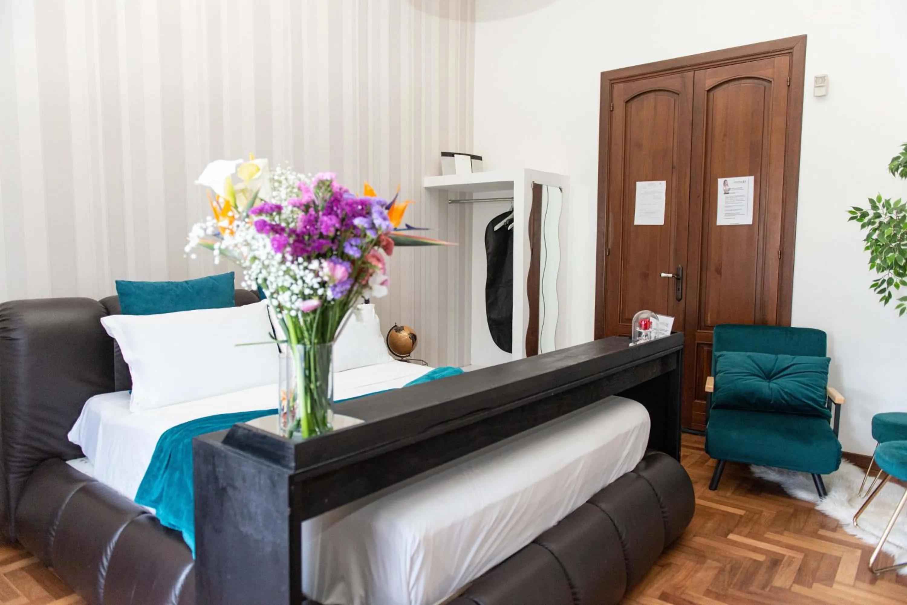 Photo of the whole room in Suite room