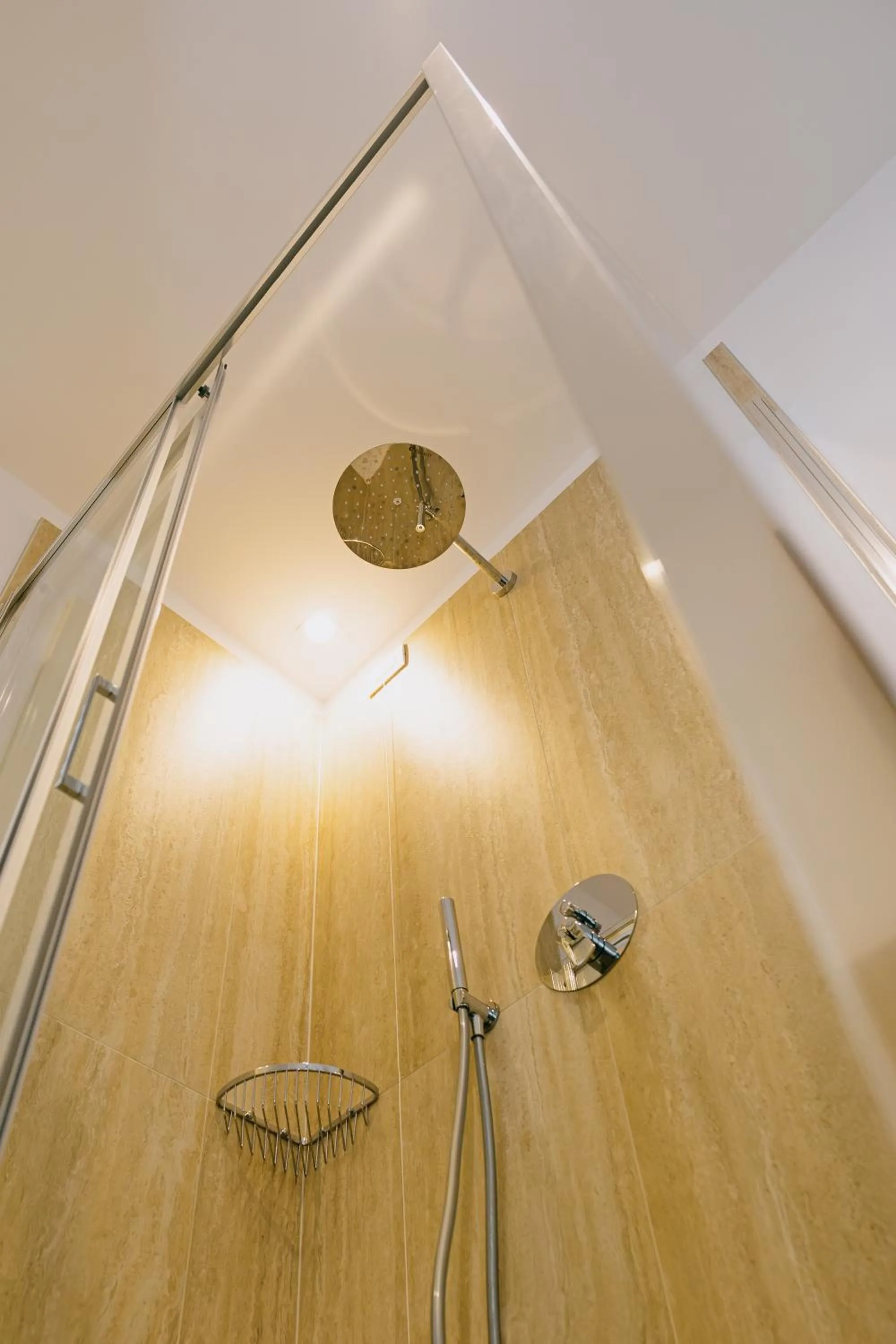 Shower in Hotel Gallia & Resort