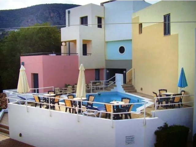 Swimming pool in Blue Sky Hotel Apartments