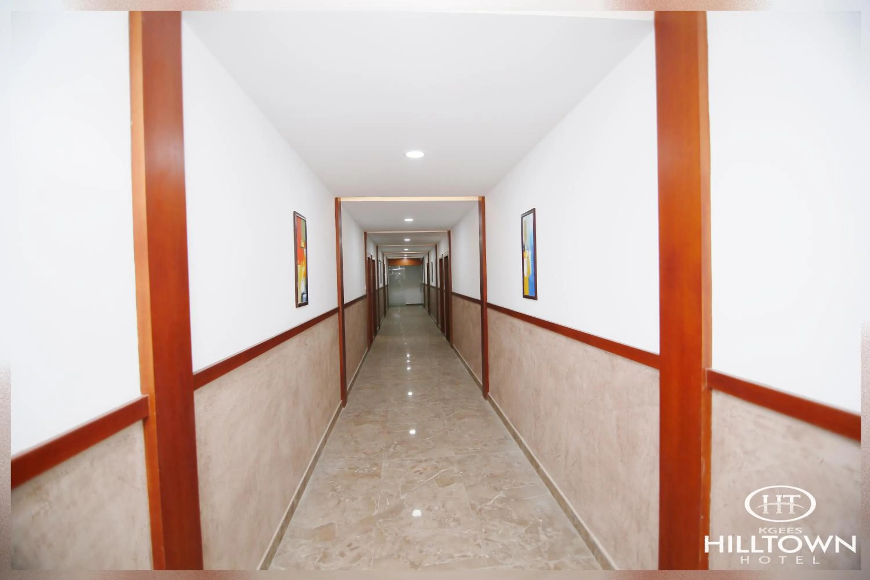 Property building in Kgees - Hill Town Hotel