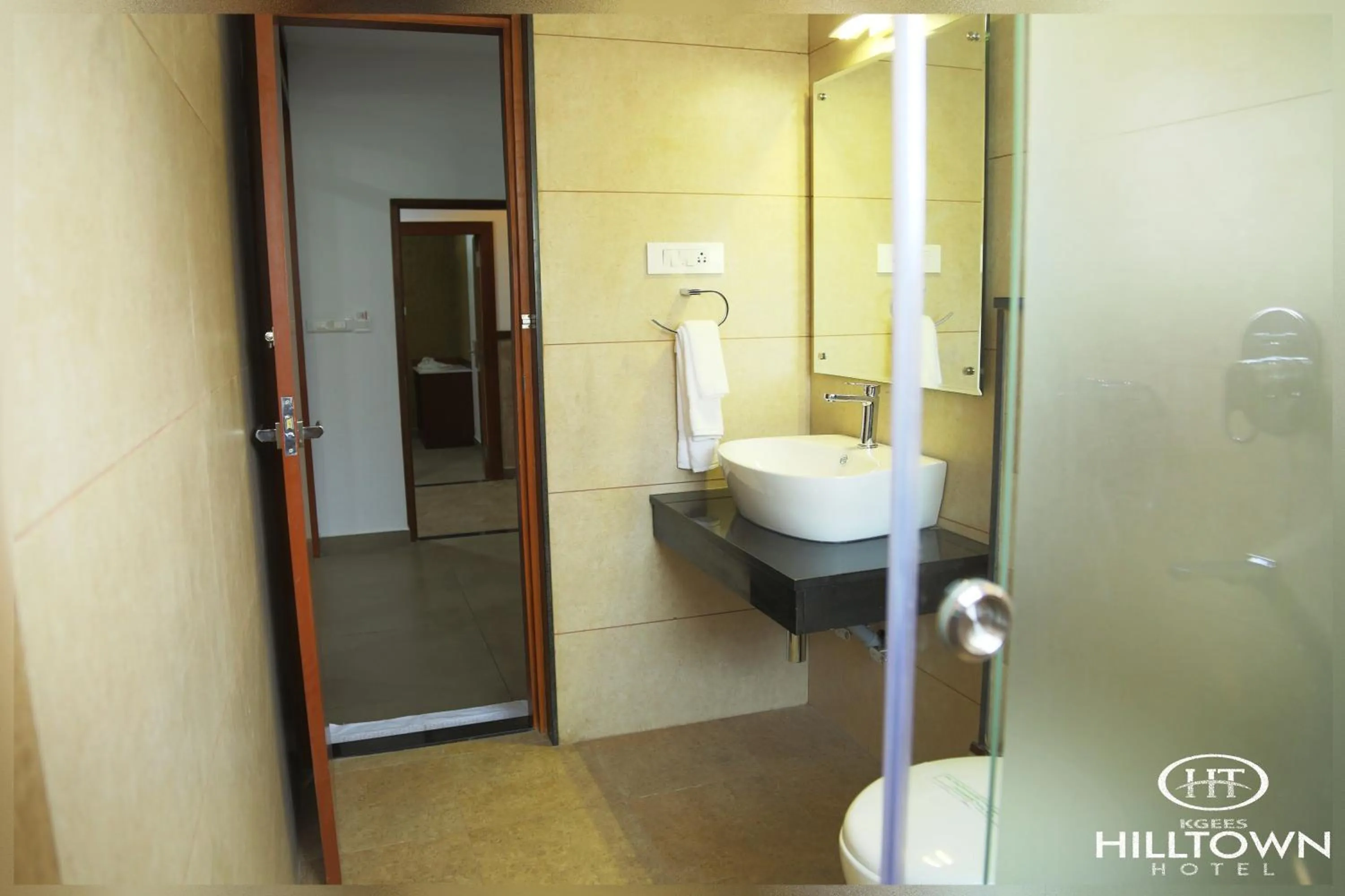 Shower in Kgees - Hill Town Hotel