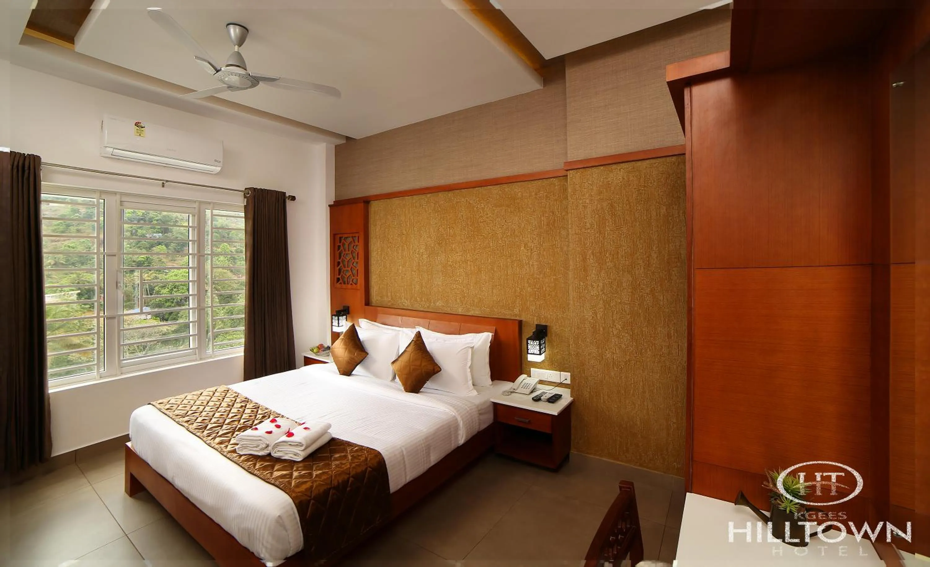 Bed in Kgees - Hill Town Hotel