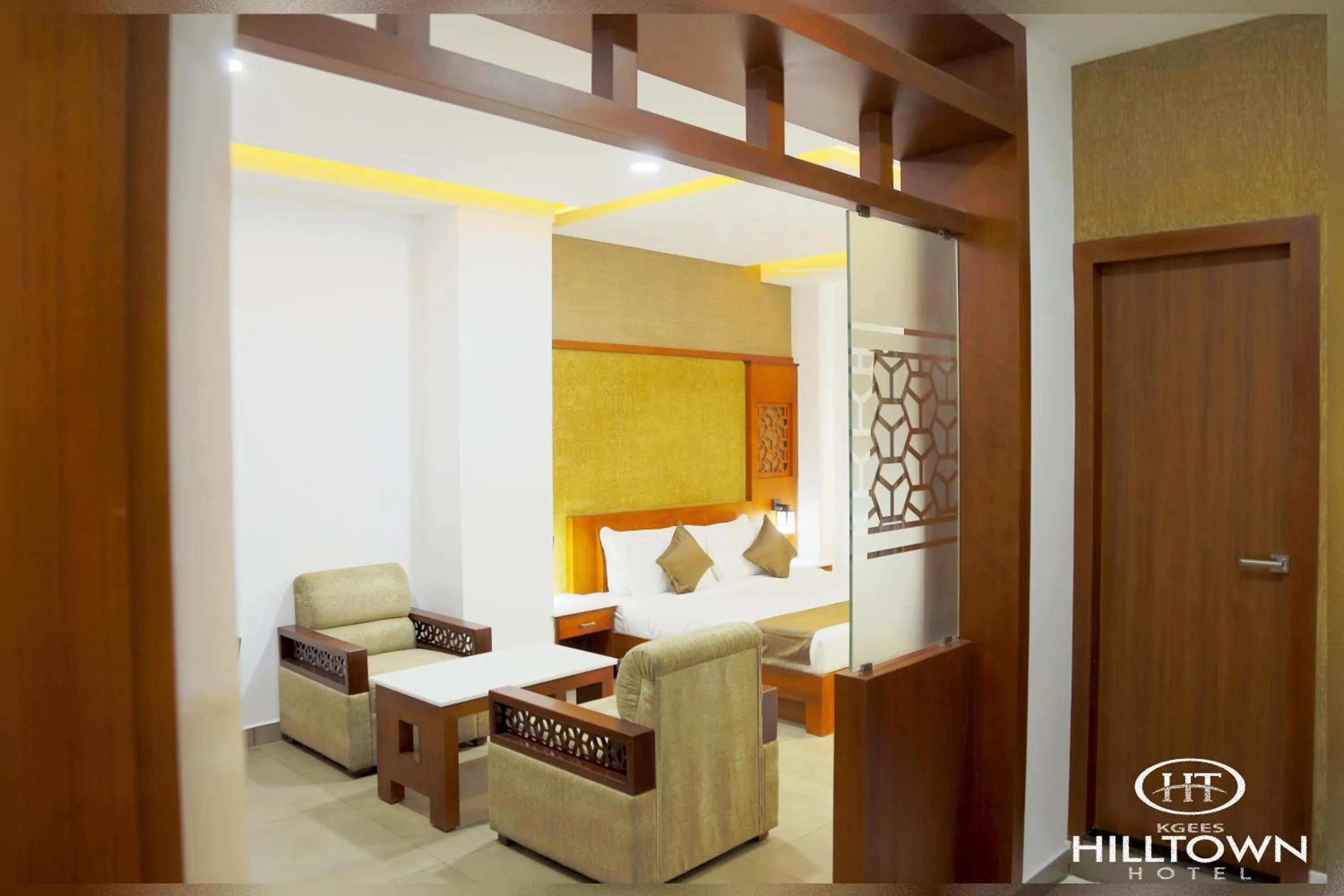 Bed in Kgees - Hill Town Hotel