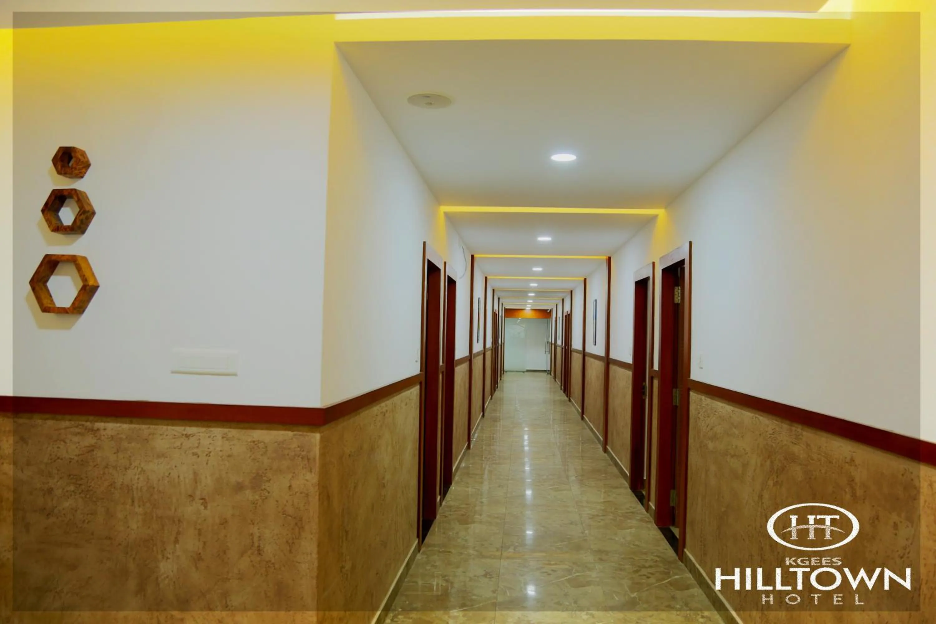 Property building in Kgees - Hill Town Hotel