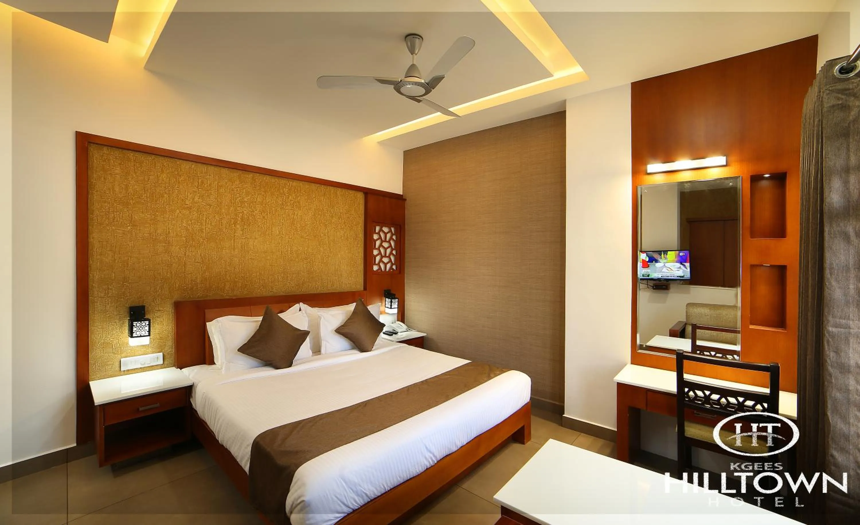 Bed in Kgees - Hill Town Hotel