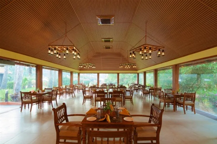 Restaurant/places to eat in Poovar Island Resort