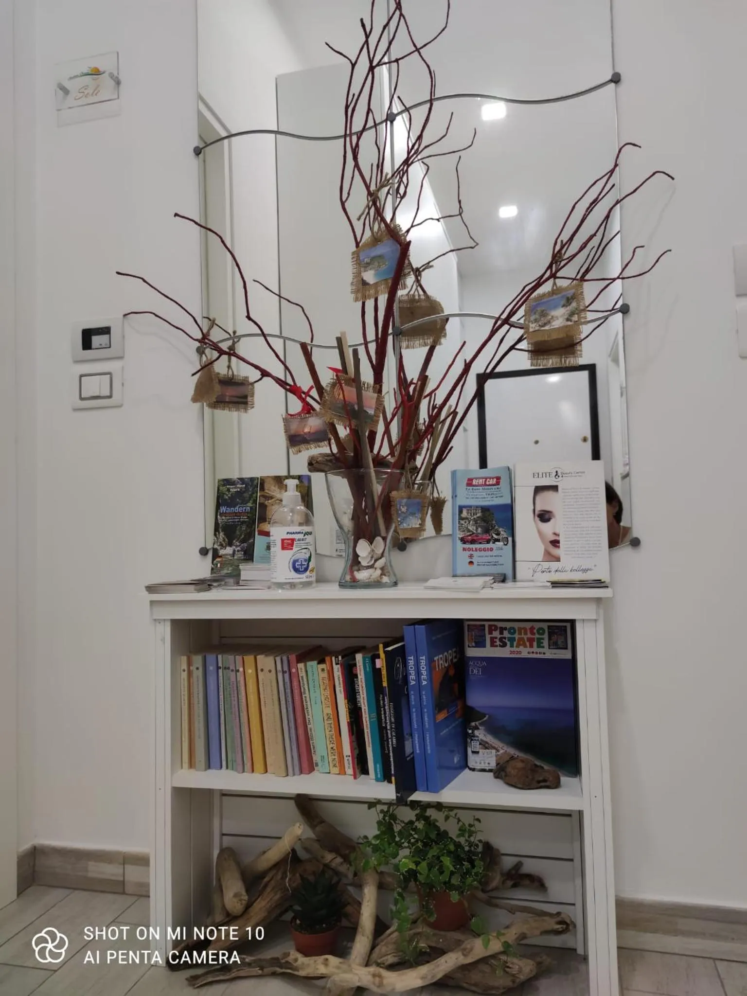 Library in RESIDENZA BURMARIA Free Parking