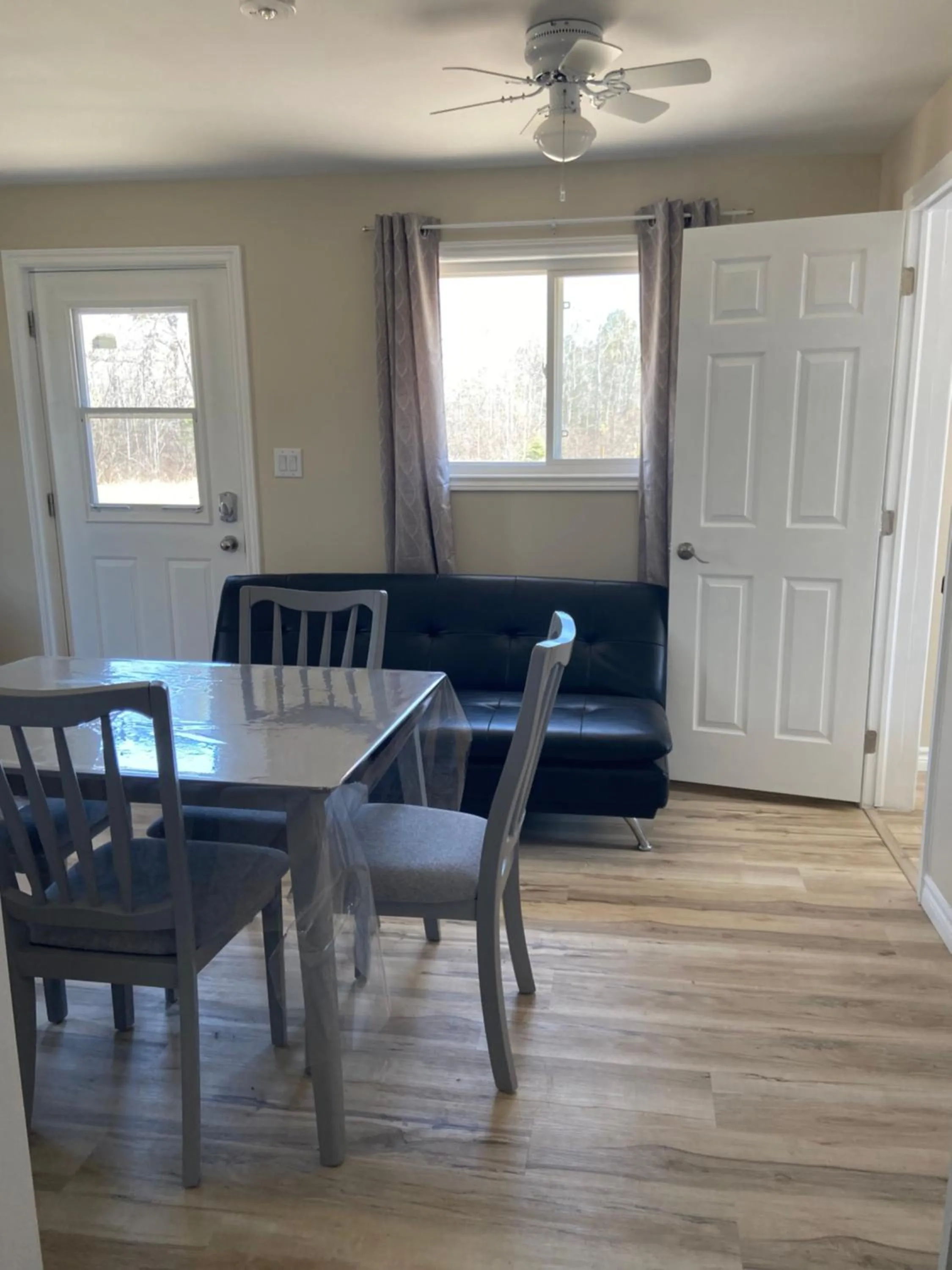 Four Seasons Algonquin Cabins