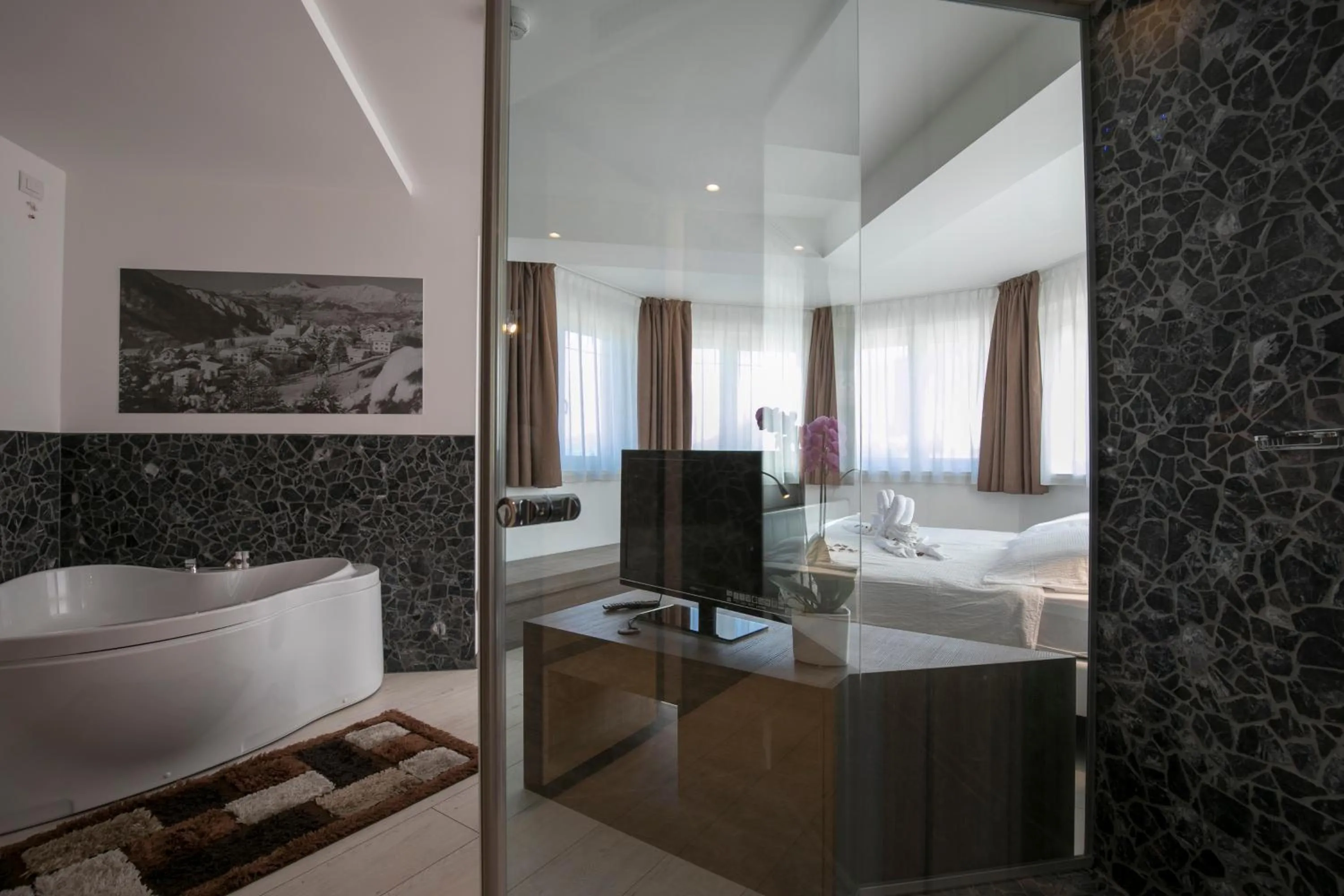 Photo of the whole room in Hotel Luna Bianca Folgaria