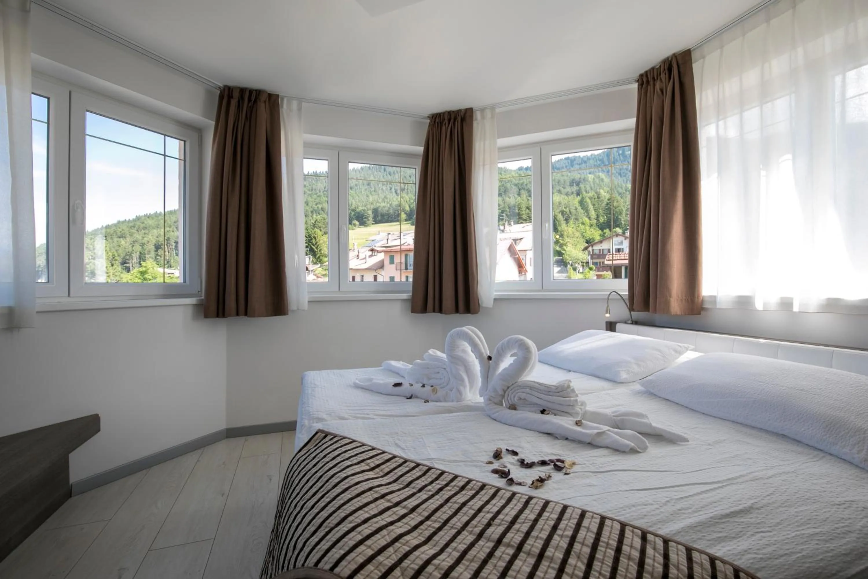 Bedroom, Bed in Hotel Luna Bianca Folgaria