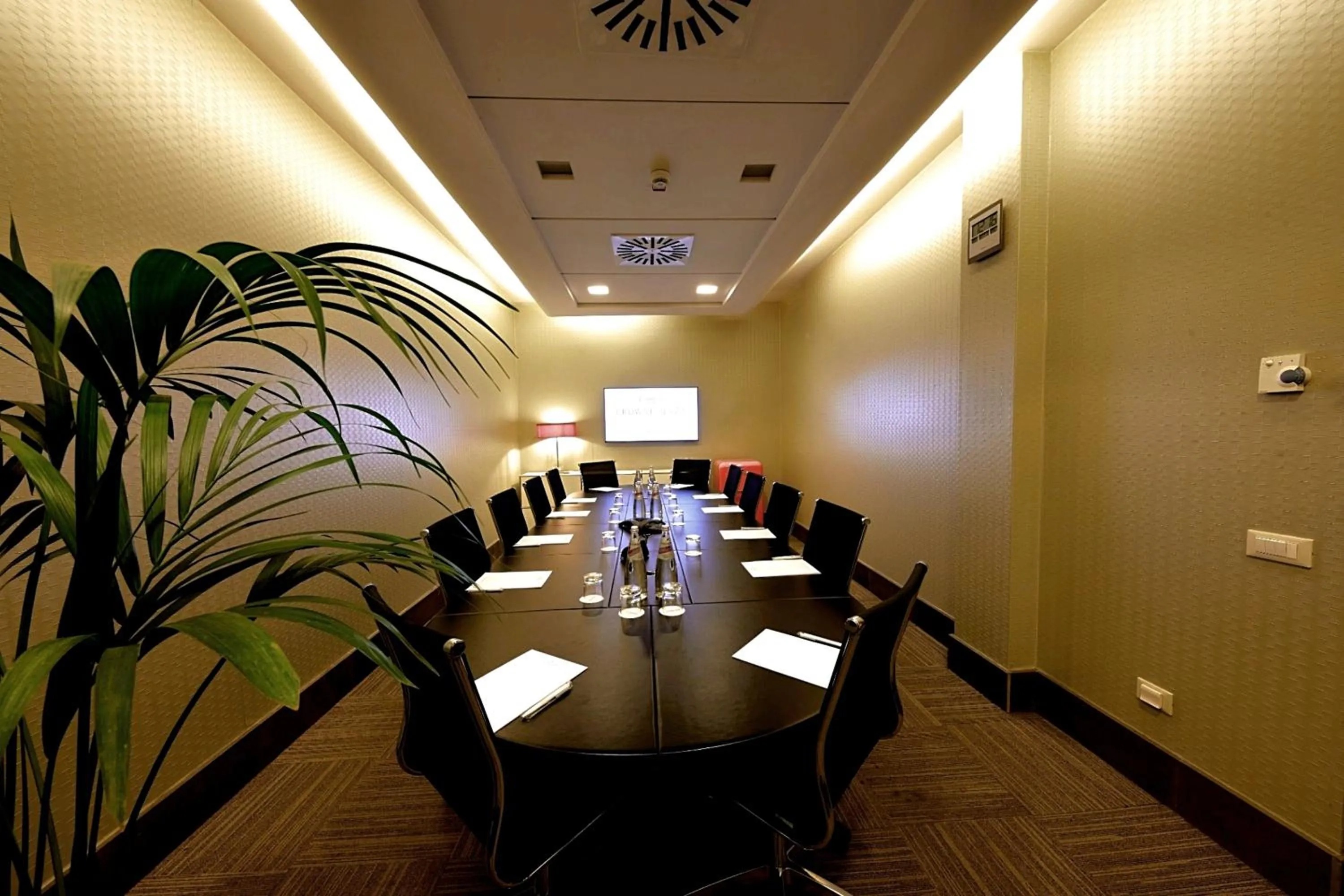 Meeting/conference room in Crowne Plaza Verona Fiera by IHG