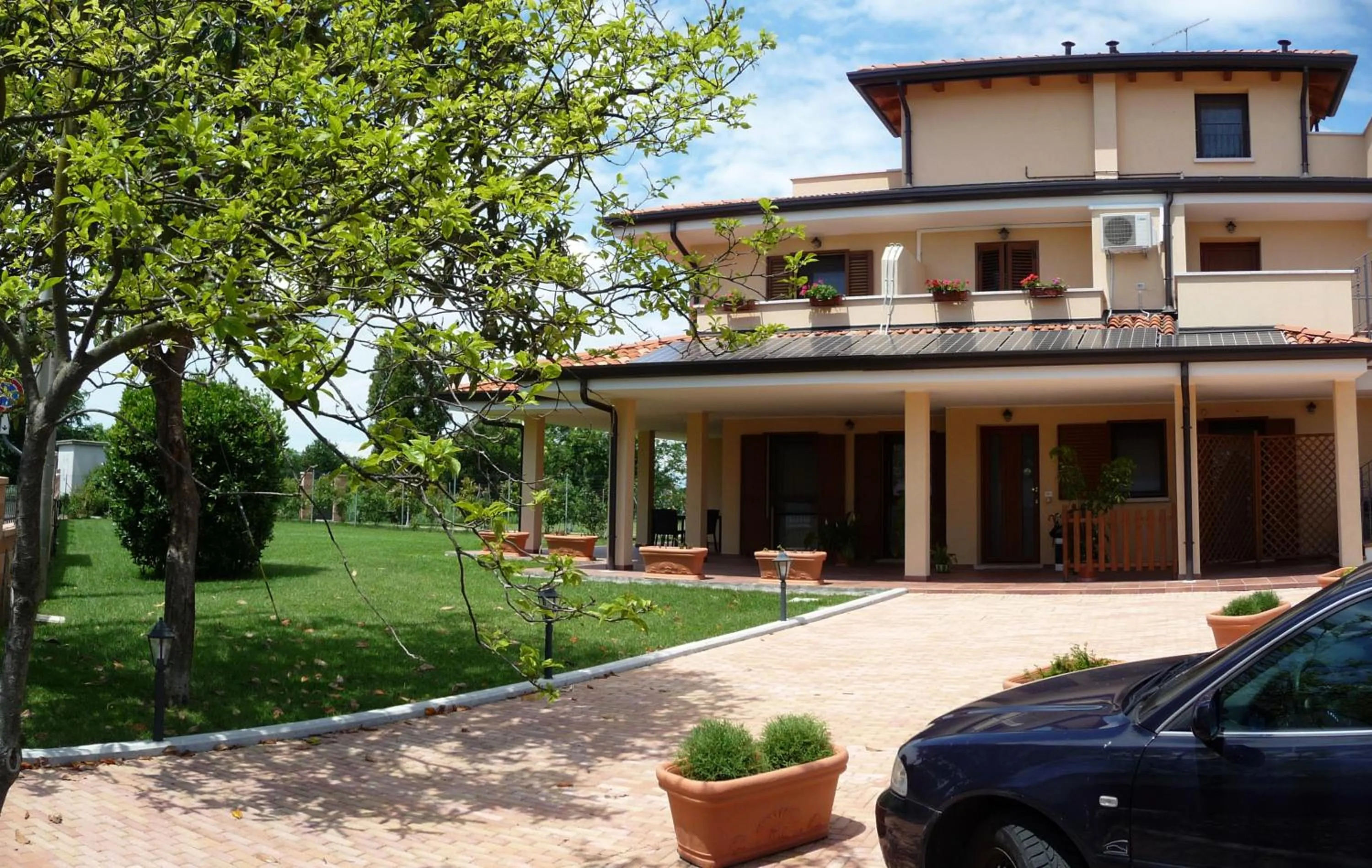 Facade/entrance in Villa Patrizia