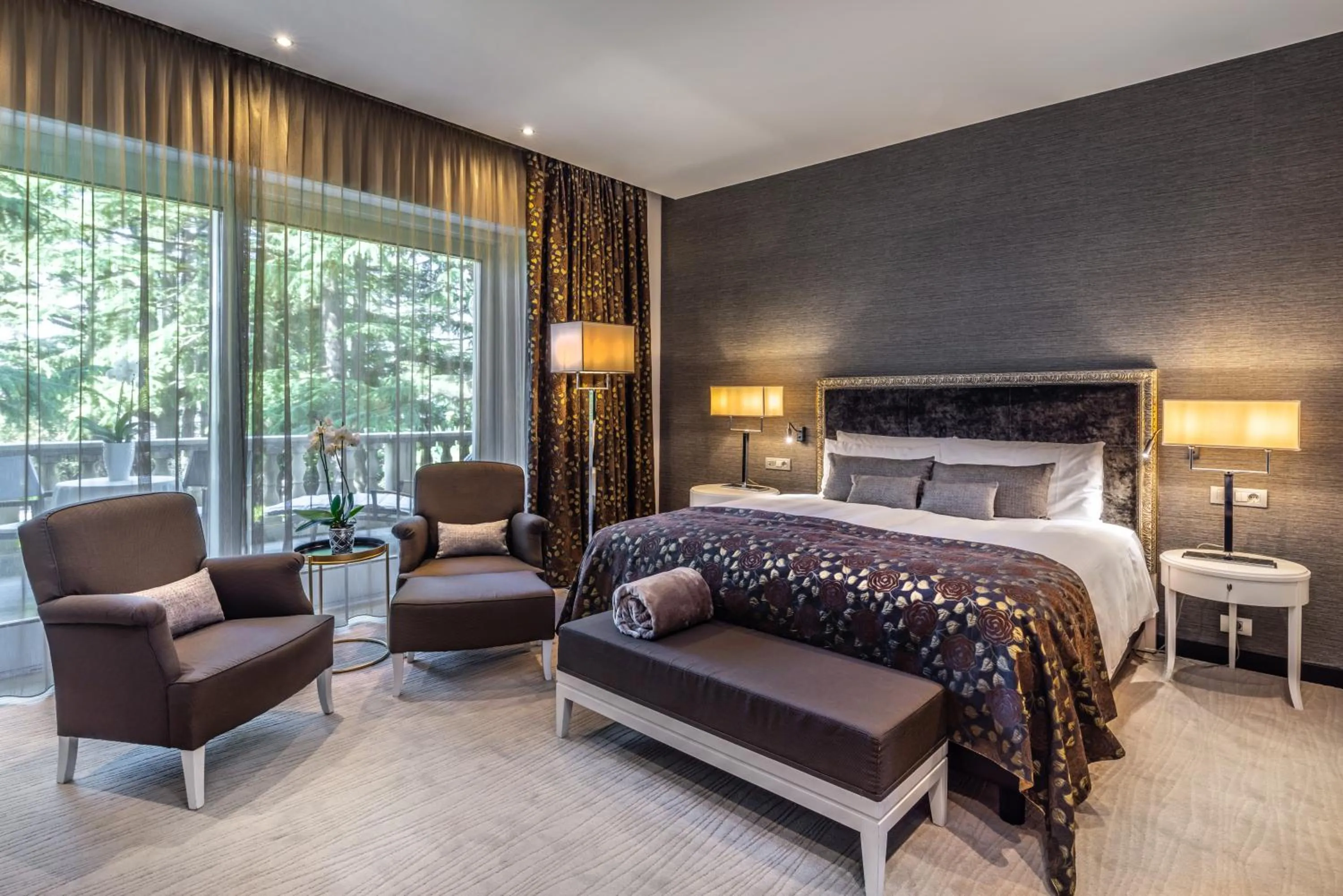 Photo of the whole room, Bed in Villa Eden a member of Leading Hotels of the World