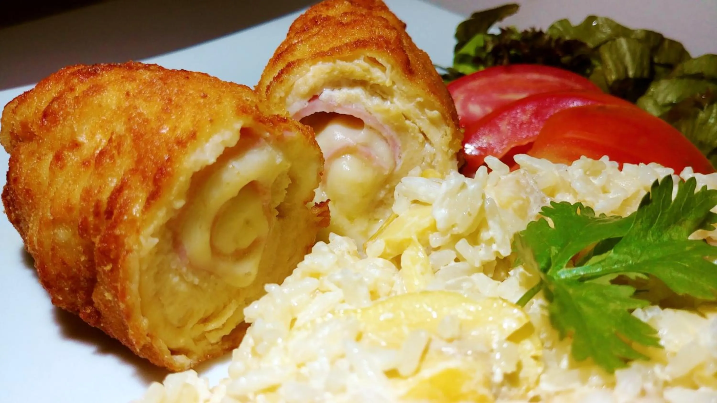 Restaurant/places to eat in Atlantic Palace Family inn