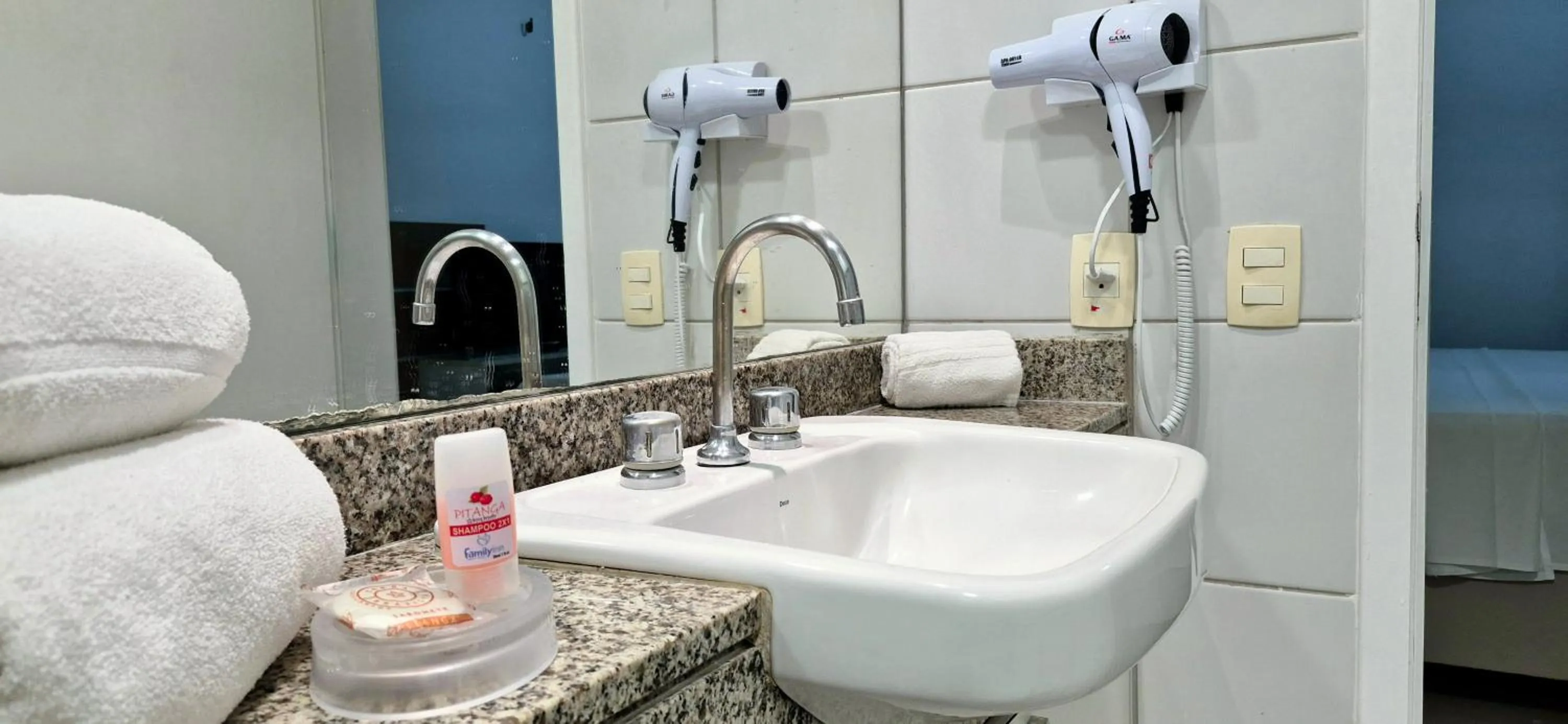 Bathroom in Atlantic Palace Family inn