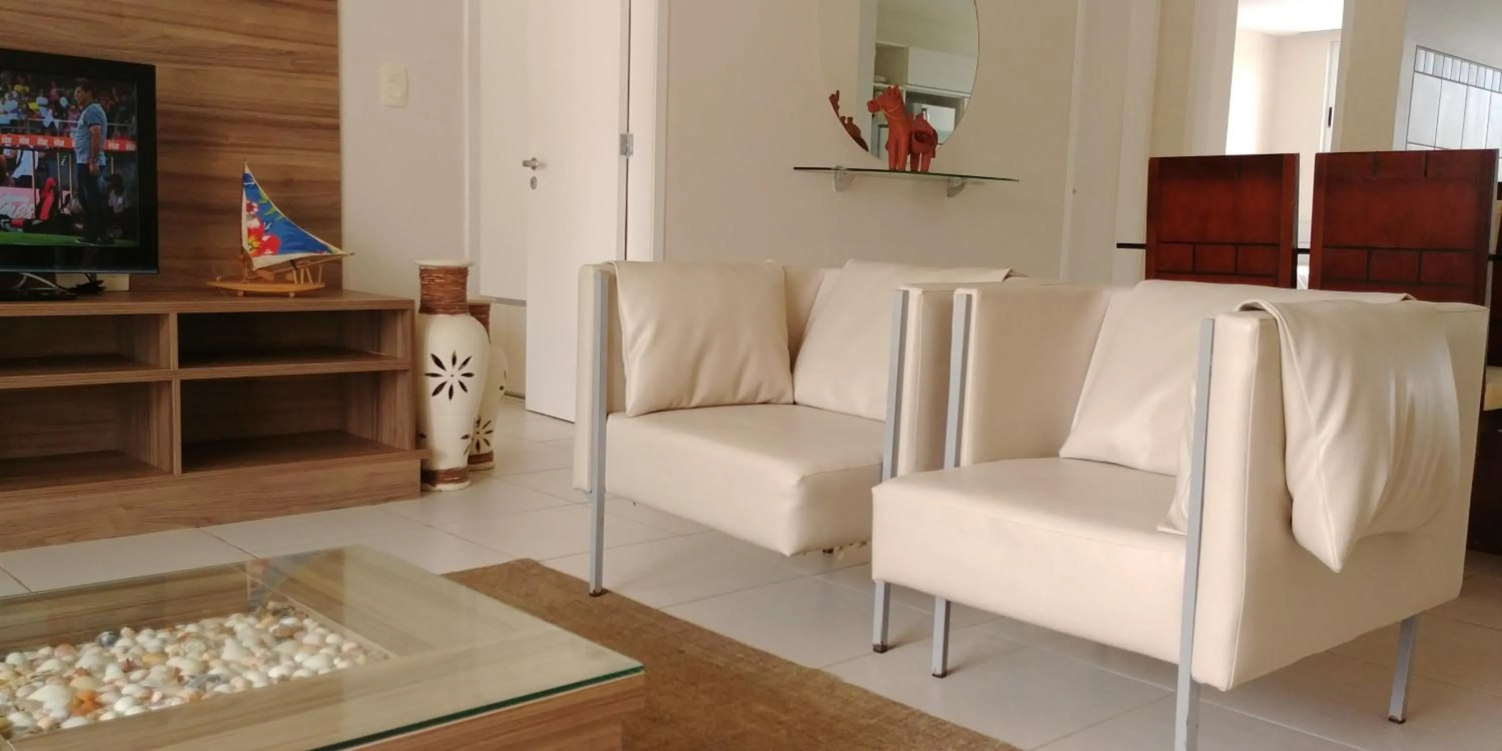 Living room in Atlantic Palace Family inn