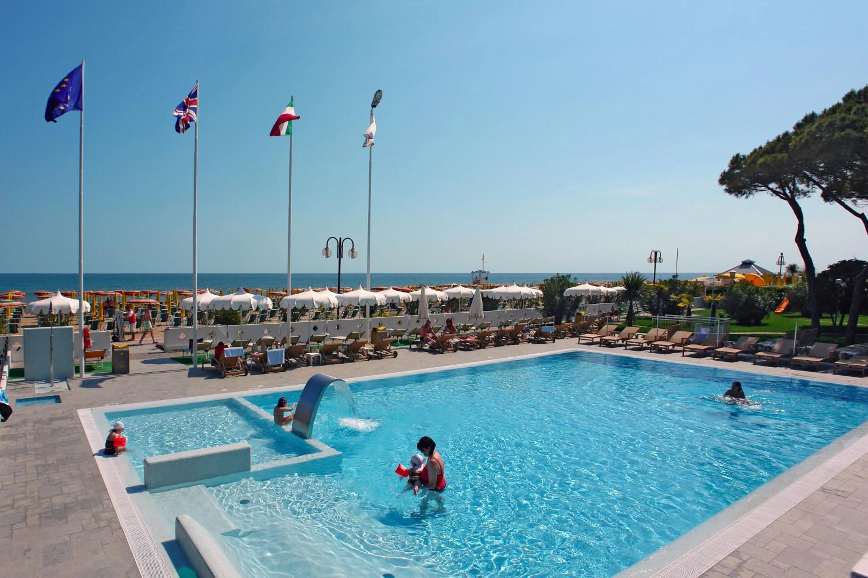 Swimming pool in Hotel Cesare Augustus