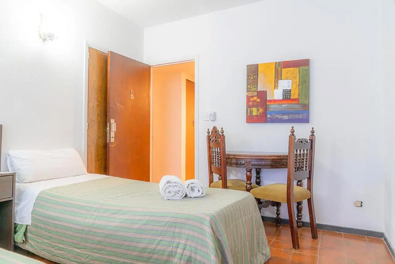 Photo of the whole room, Bed in Argentino Hotel